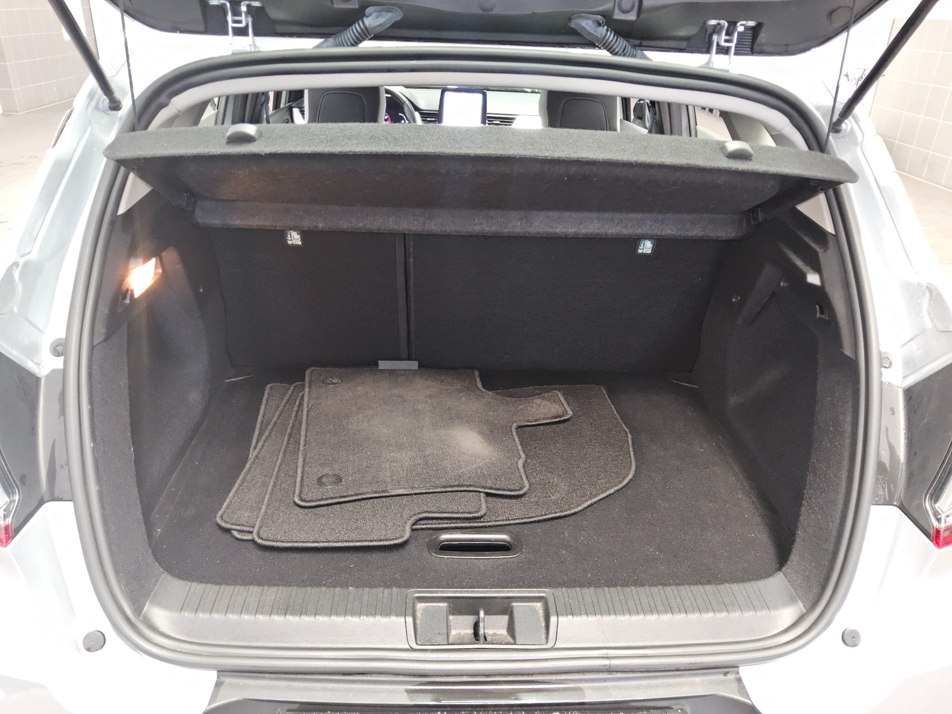 Renault Captur 1.3 TCe Intens T-Leder Navi LED AHK PDC 12