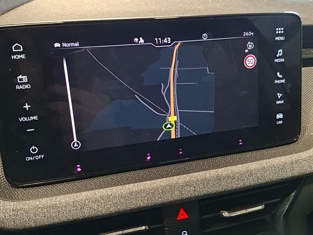 Skoda Kamiq 1.0 TSI Selection NAVI LED AHK ACC COCKPIT 8