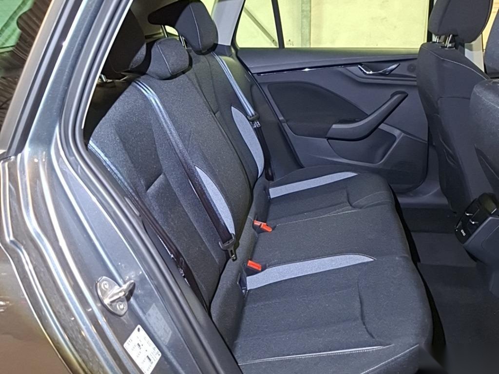Skoda Kamiq 1.0 TSI Selection NAVI LED AHK ACC COCKPIT 11