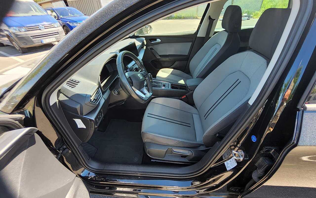 Seat Leon Sportstourer 2.0 TDI Style Navi LED VC Shz AHK 6
