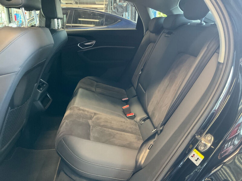 Audi e-tron Sportback T-LEDER NAVI KLIMAAUT LED SPORTSITZE 11