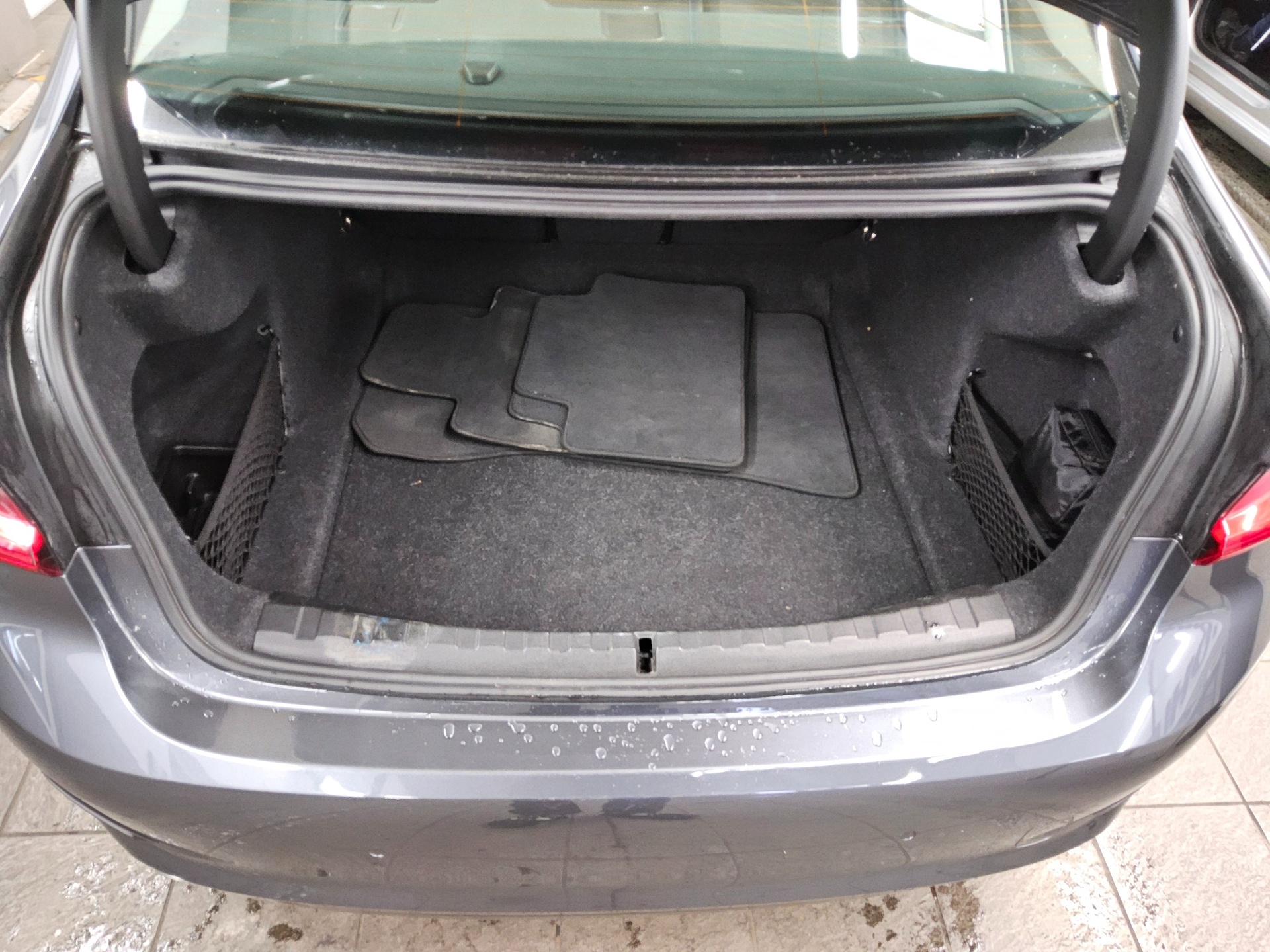 BMW 320i Sport-Line Navi LED+ LC-Pro GSD HiFi 13