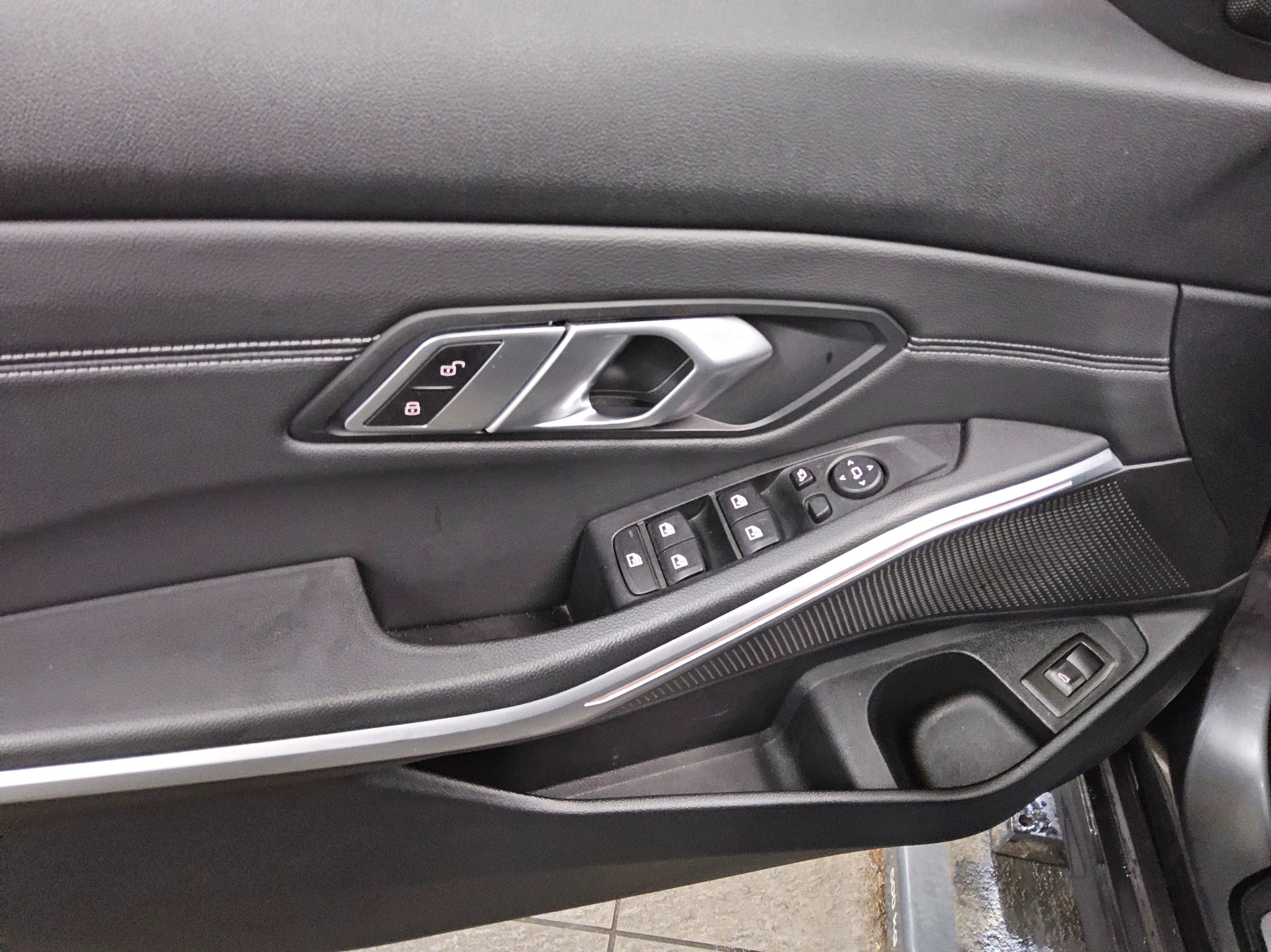 BMW 320i Sport-Line Navi LED+ LC-Pro GSD HiFi 10