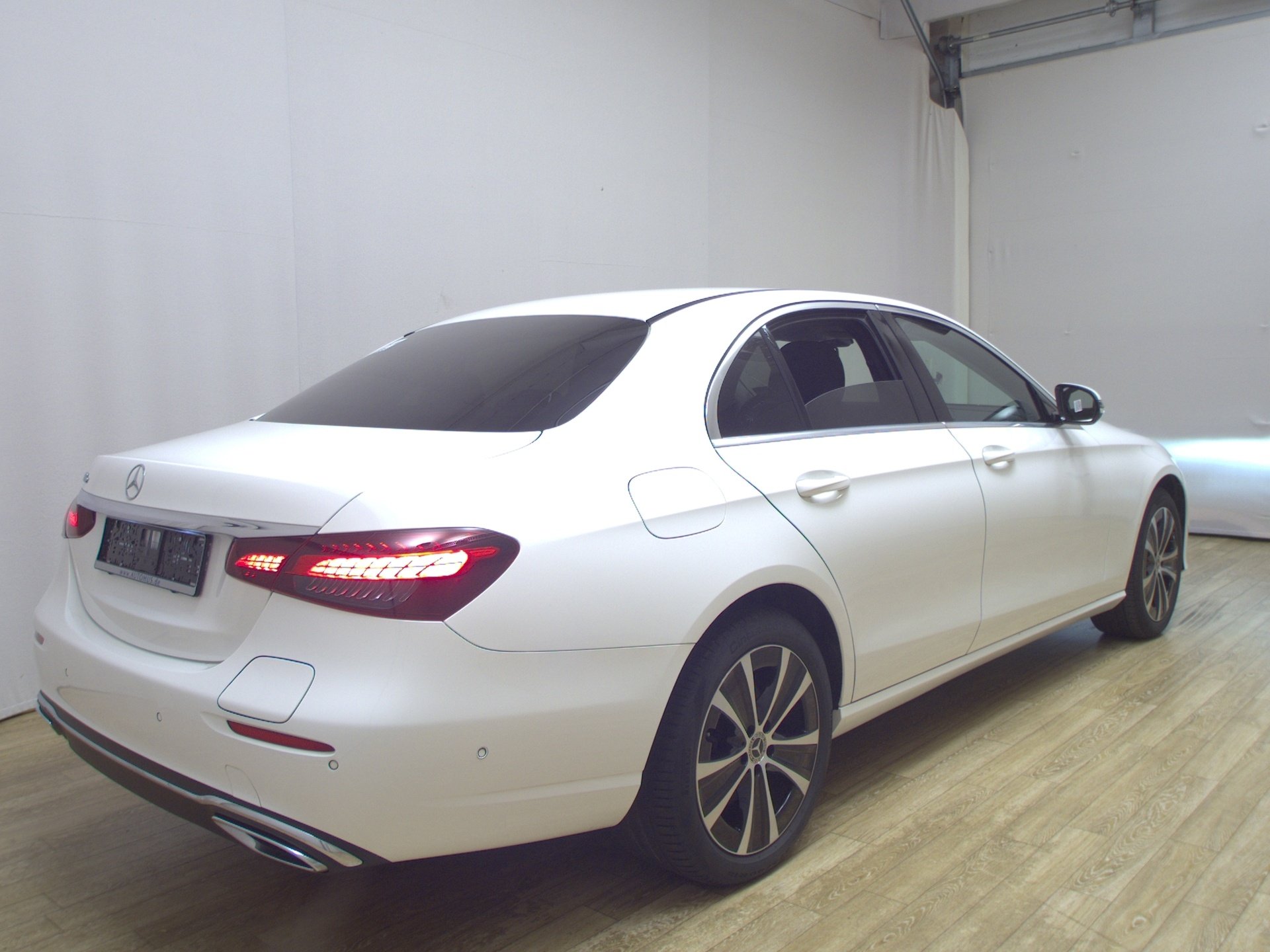 Mercedes-Benz E 300 e Avantgarde Navi LED Widescreen RFK 4