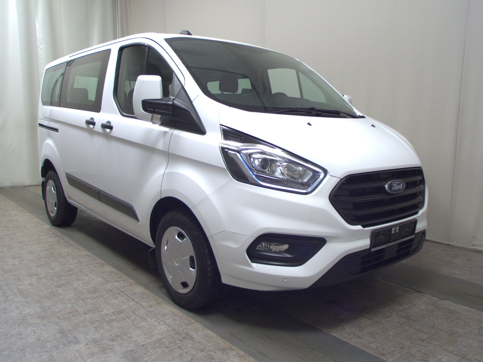 Ford Transit Custom 2.0 EB Trend L1 8-Sitze Navi PDC 3