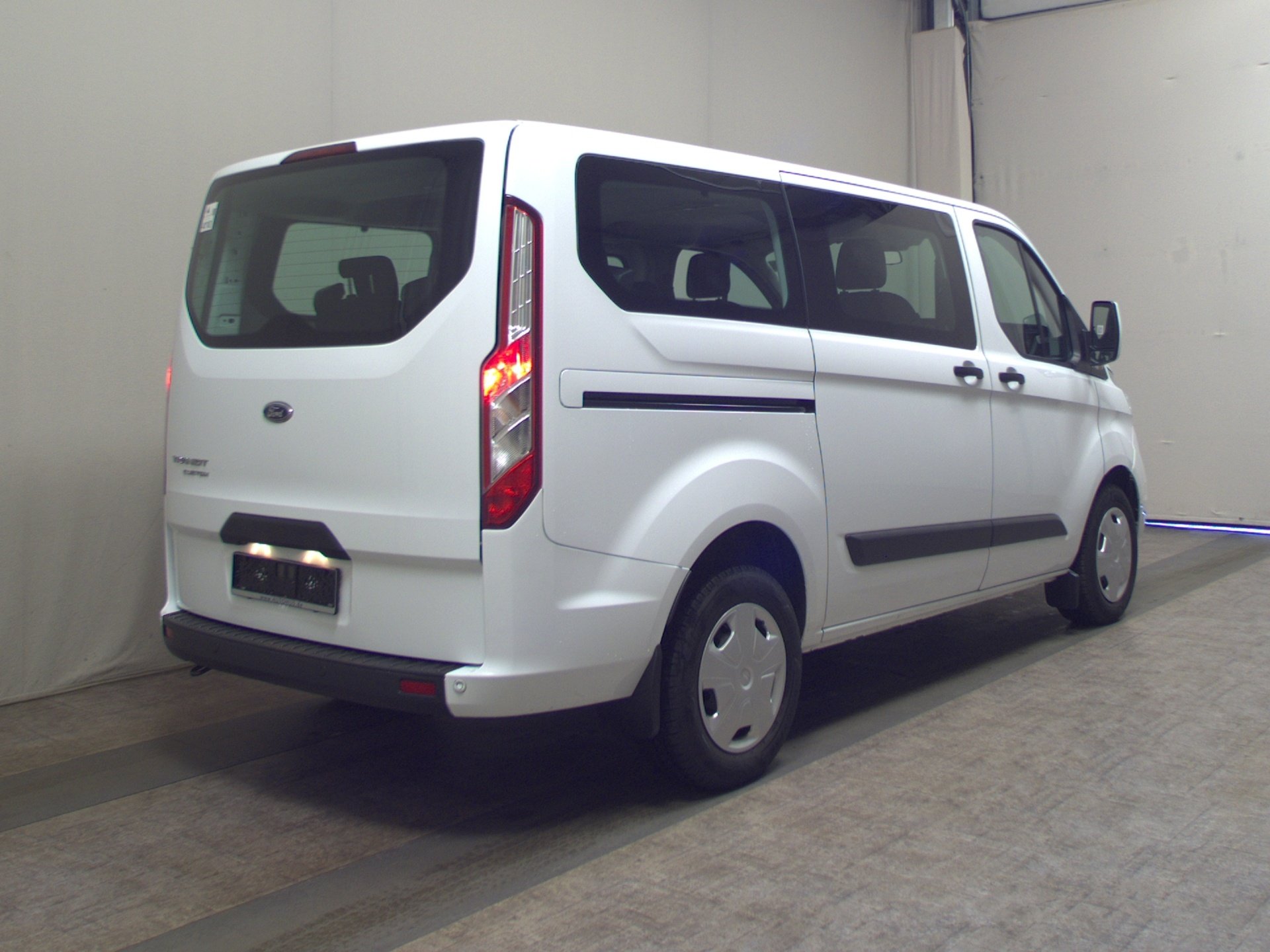 Ford Transit Custom 2.0 EB Trend L1 8-Sitze Navi PDC 4