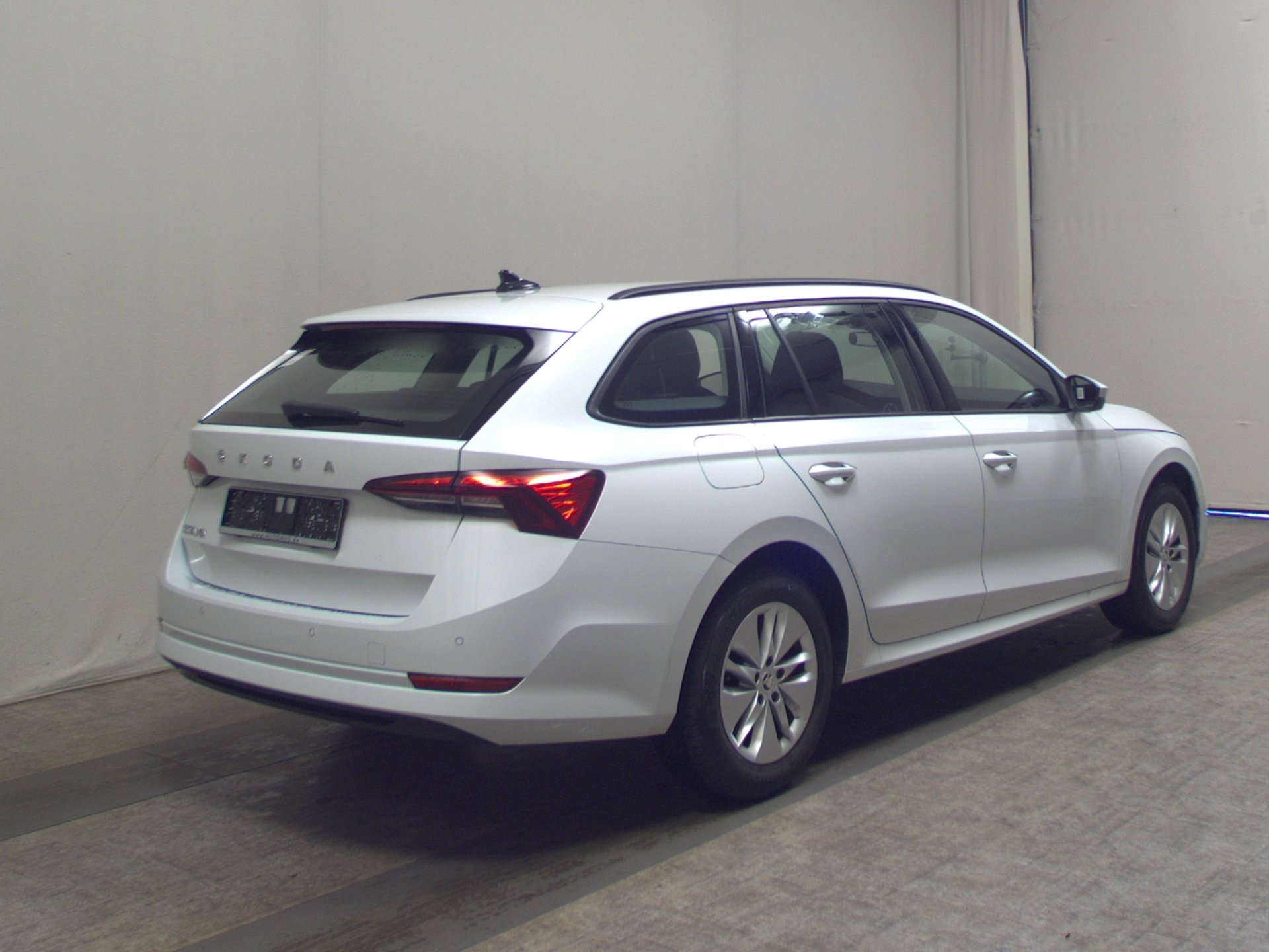 Skoda Octavia Kombi 2.0 TDI Ambition Navi LED vc ACC 4