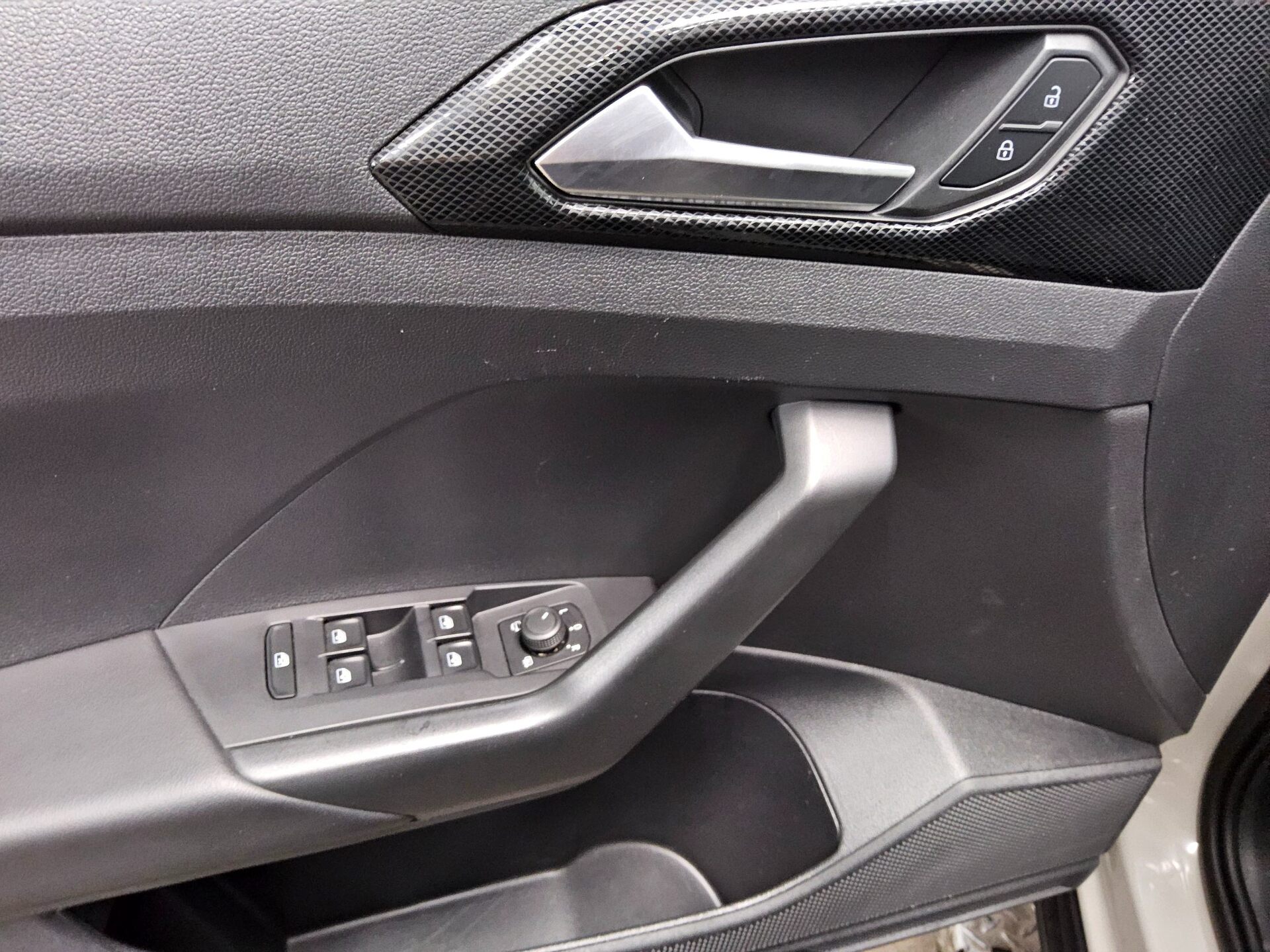 Volkswagen T-Cross Life NAVI KLIMAAUT LED SHZ PDC 10