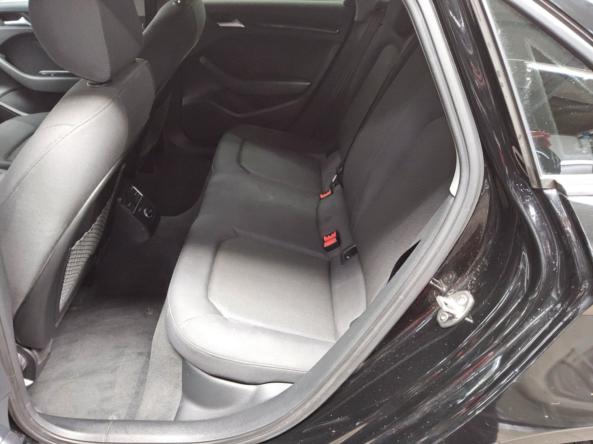 Audi A3 Lim. 30 TFSI Navi Xenon Shz PDC Tempomat MMI 13