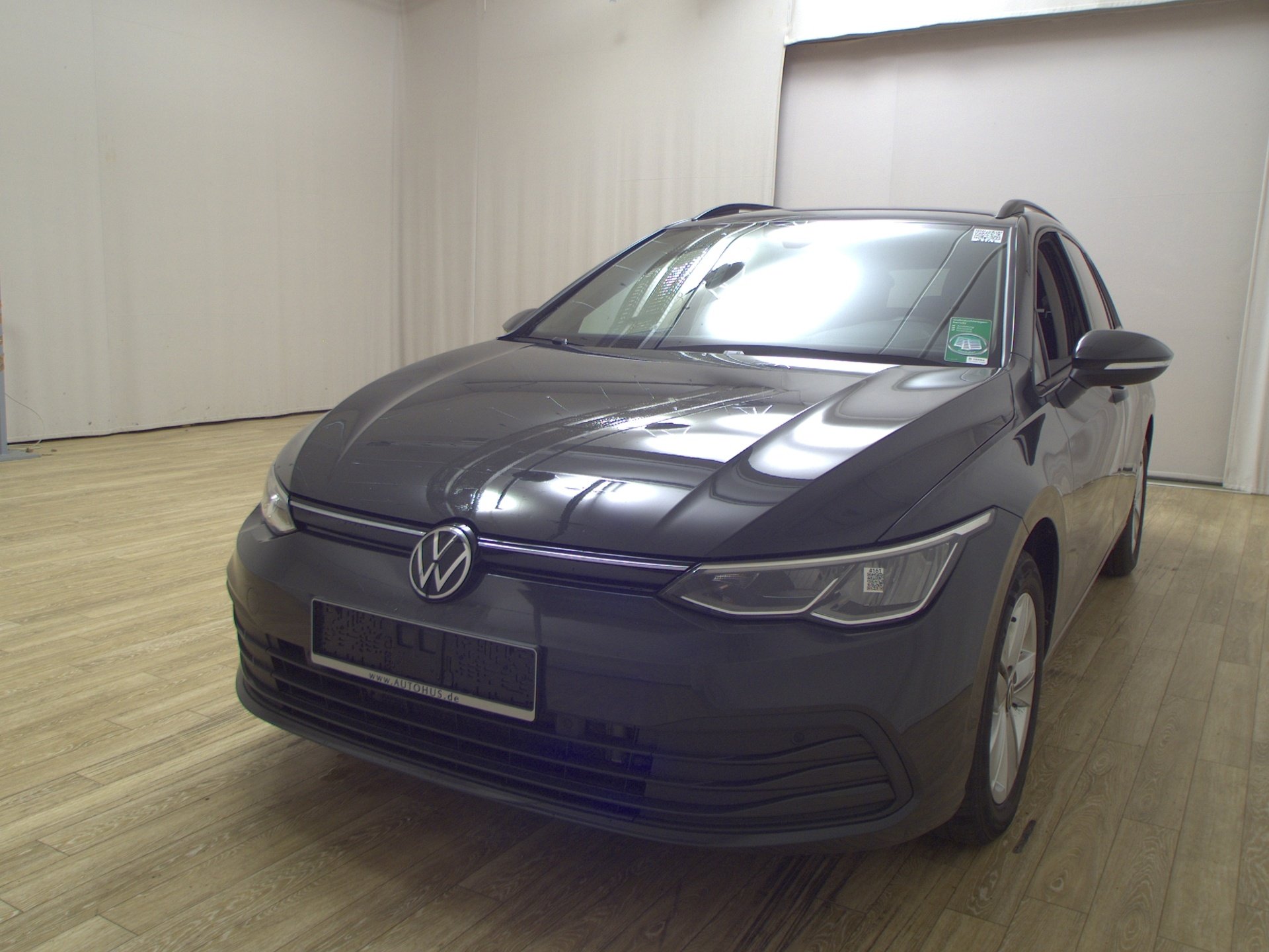 Volkswagen Golf-8 Var. 2.0 TDI Life Navi LED AID Shz PDC 2
