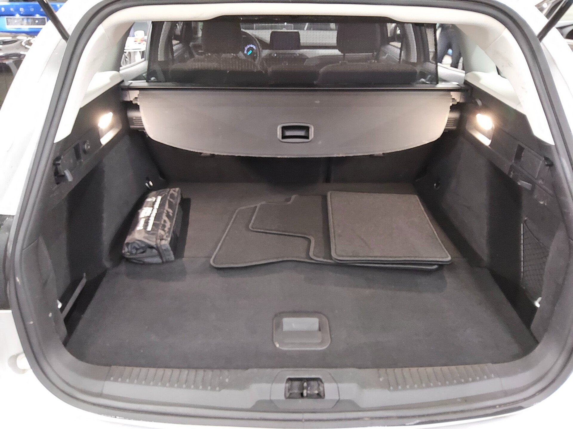 Ford Focus Turnier 1.5 EB Cool&Connect Navi LED StHzg. AHK RFK 11