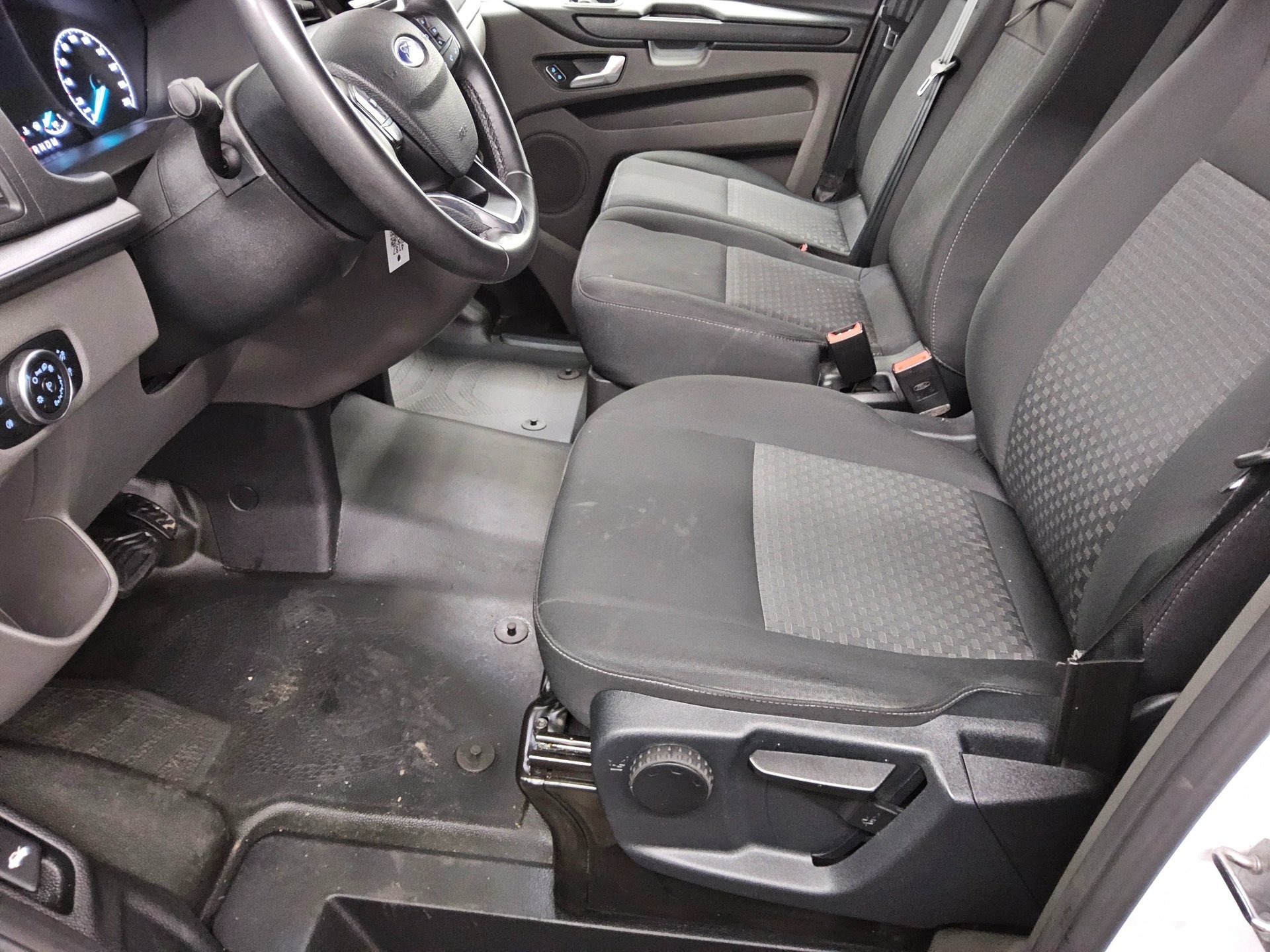 Ford Transit Custom L1H1 2.0 TDCi Trend 3-Sitzer Navi 8