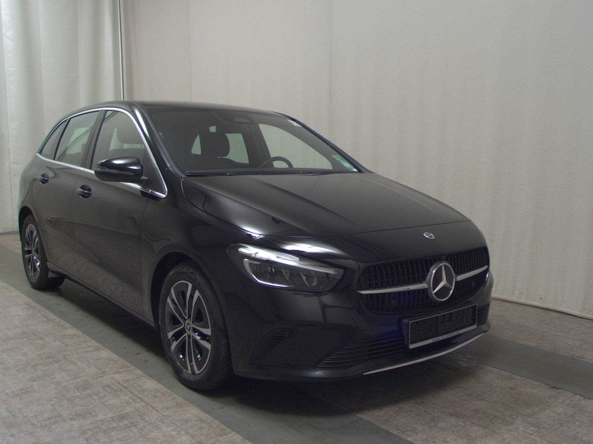 Mercedes-Benz B 180 d Progressive Navi LED MBUX RFK SHZ 3