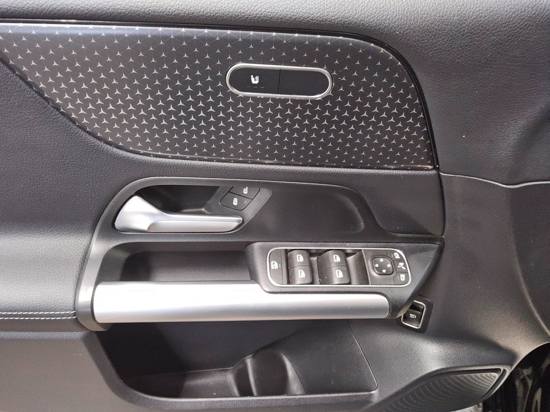 Mercedes-Benz B 180 d Progressive Navi LED MBUX RFK SHZ 10