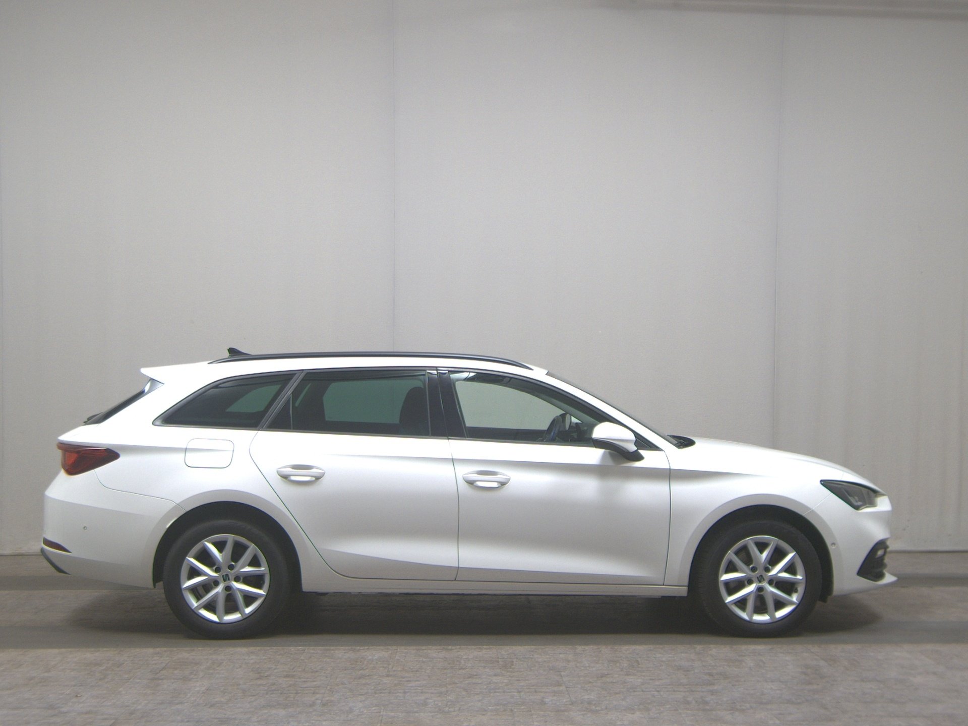 Seat Leon Sportstourer 2.0 TDI Style Navi LED Virtual PDC