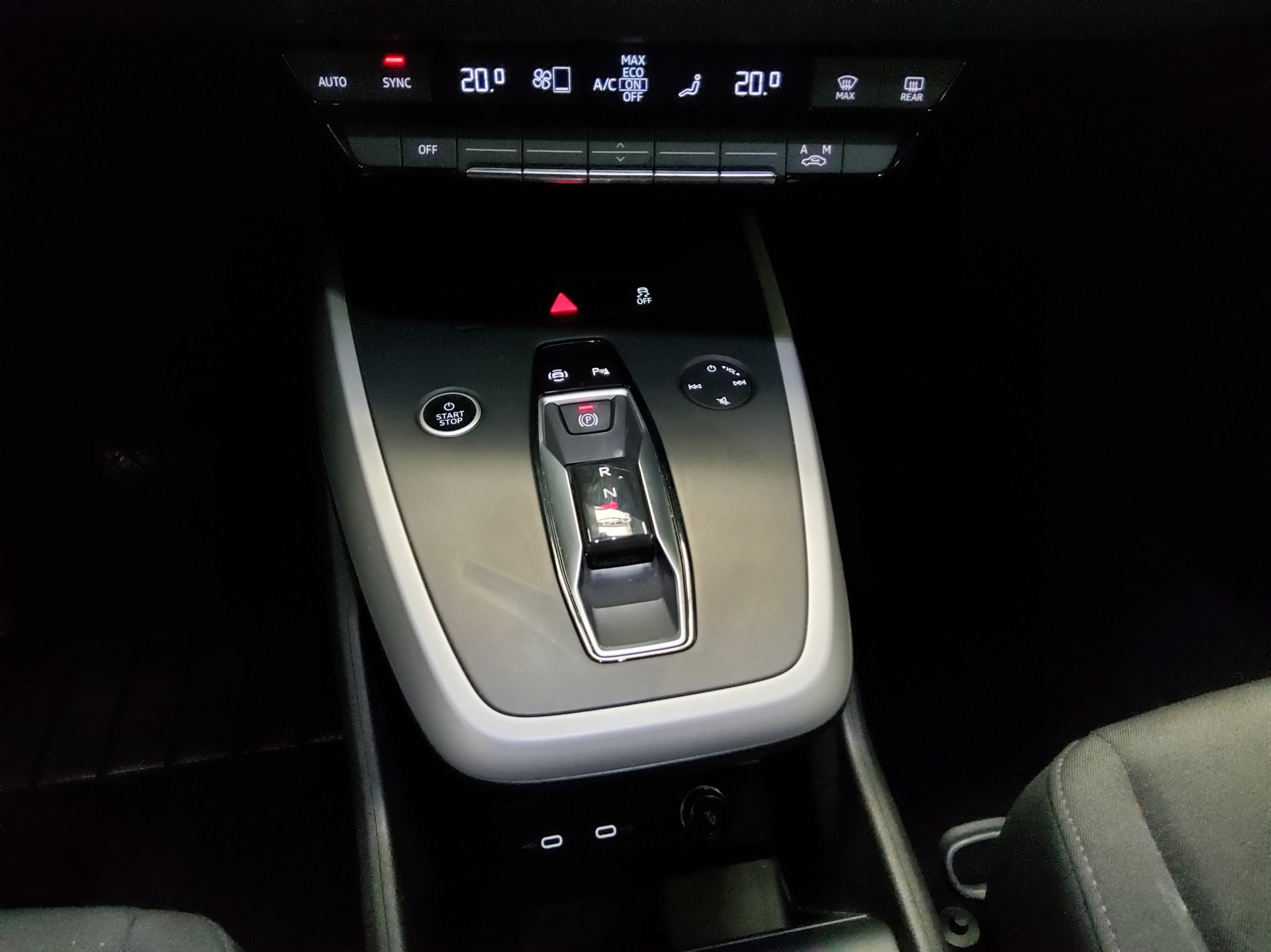 Audi Q4 e-tron 40 Navi+ LED virtual ACC PDC 6