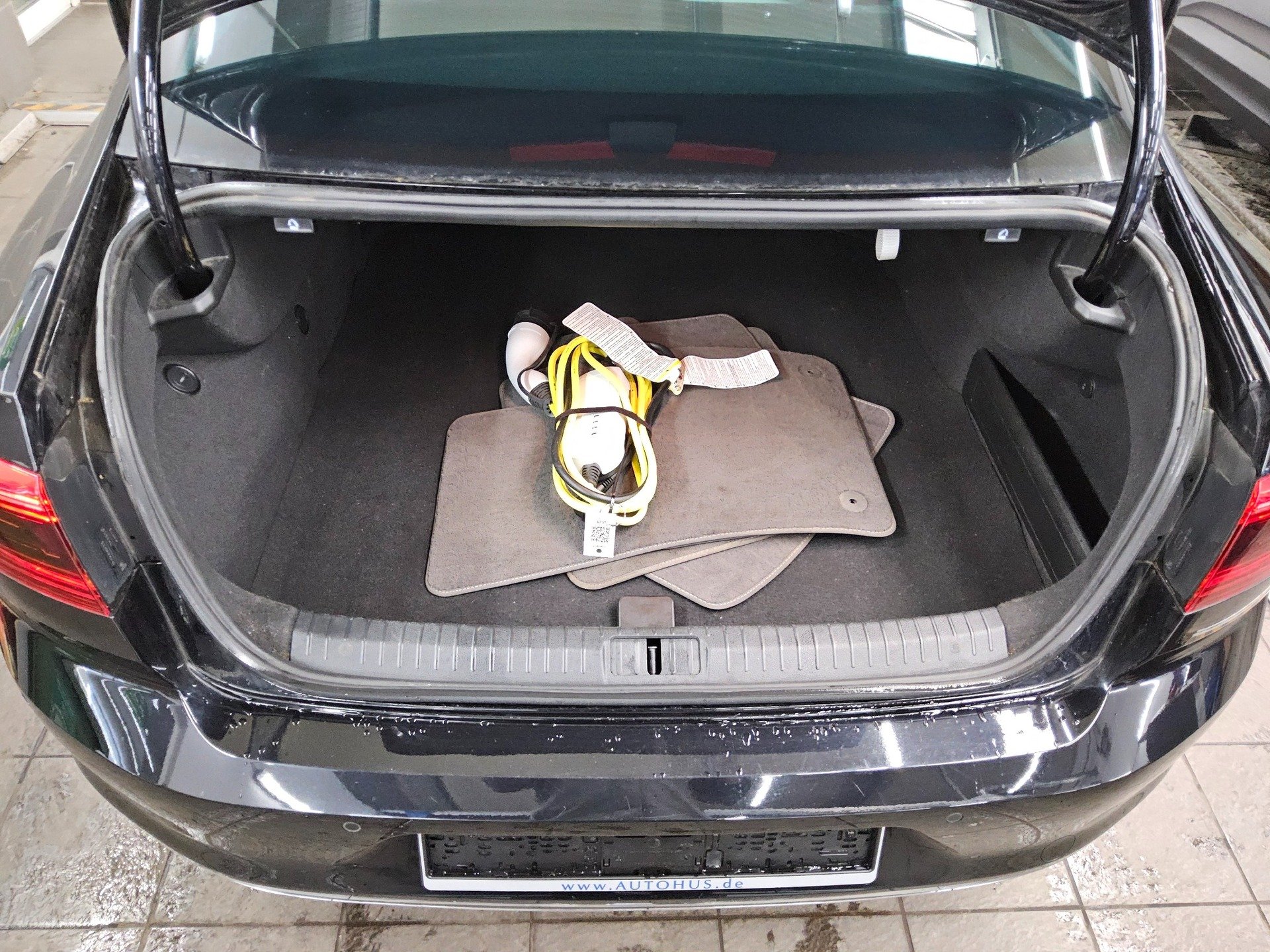 Volkswagen Passat GTE 1.4 TSI R-Line Leder Navi LED AID HuD 12