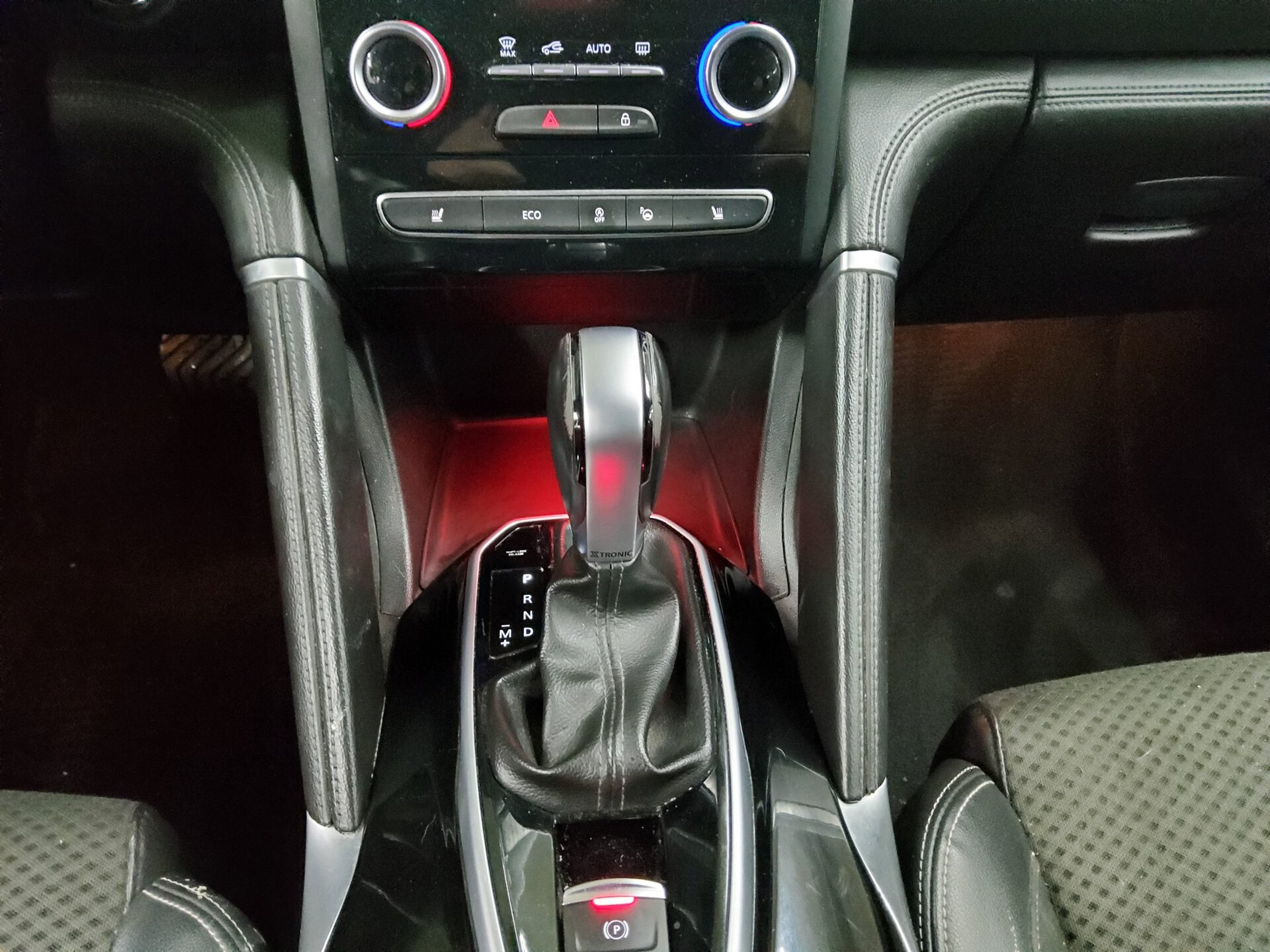 Renault Koleos 2.0 dCi FAP Energy T-Leder Navi LED RfK 6
