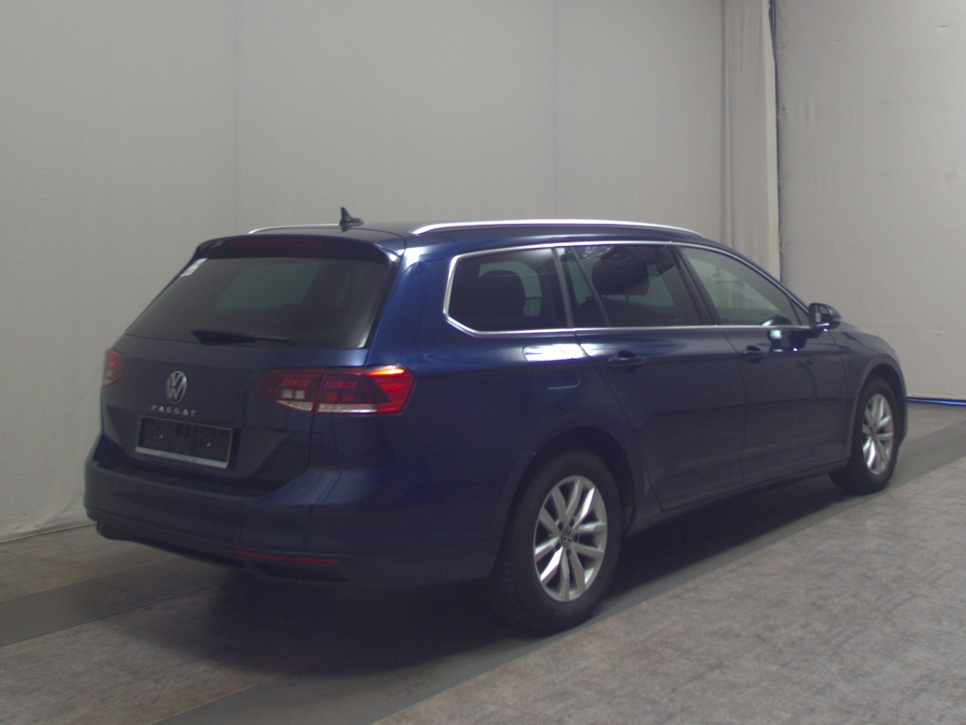 Volkswagen Passat Var. 2.0 TDI Business Navi LED ACC RFK 4