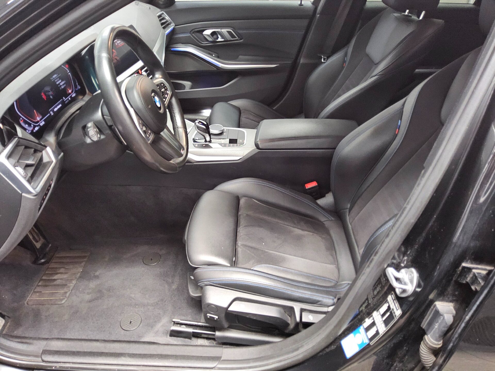 BMW 320dA Touring M-Sport Navi LC pro H-K LED+ 9