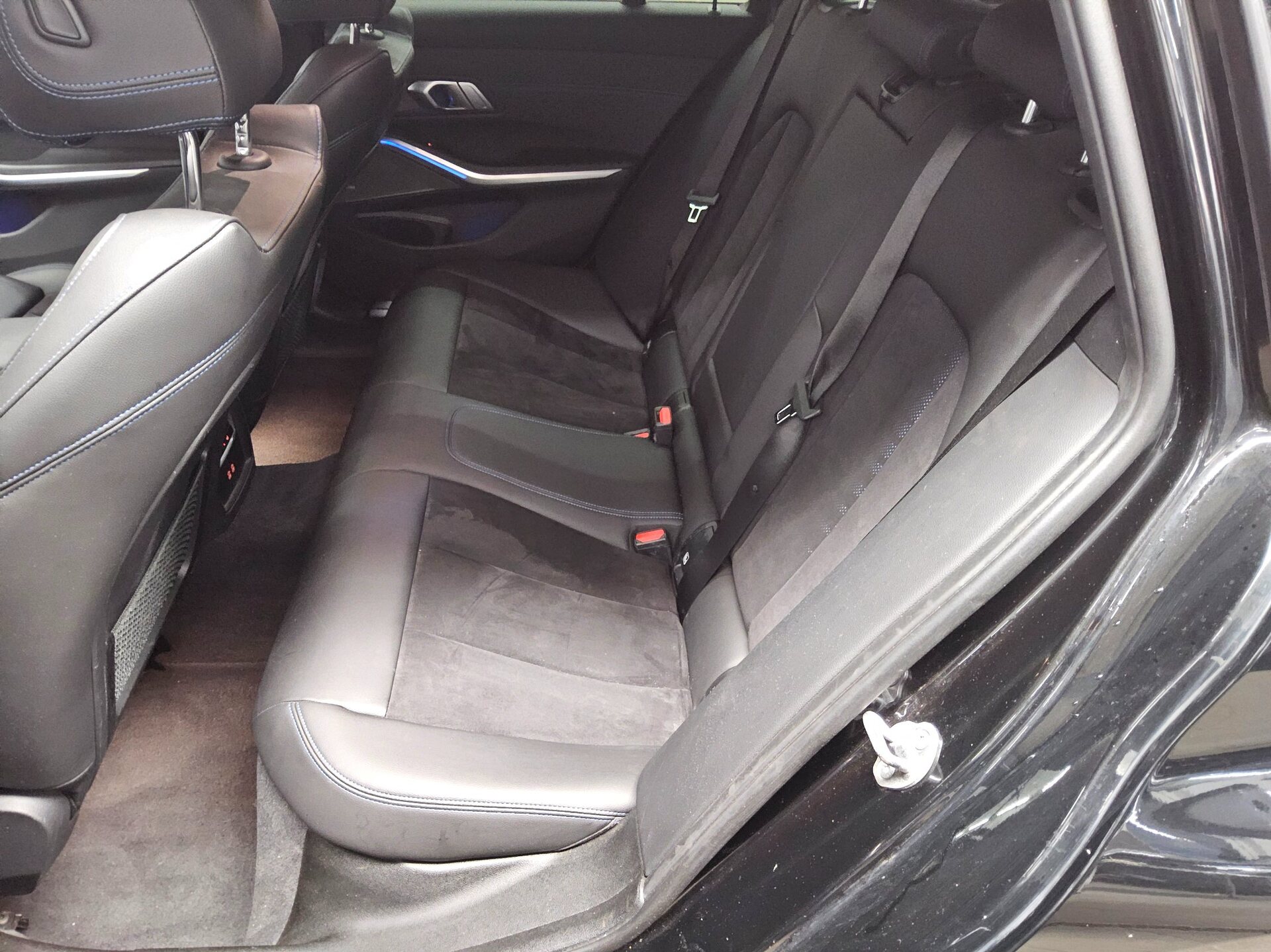 BMW 320dA Touring M-Sport Navi LC pro H-K LED+ 13