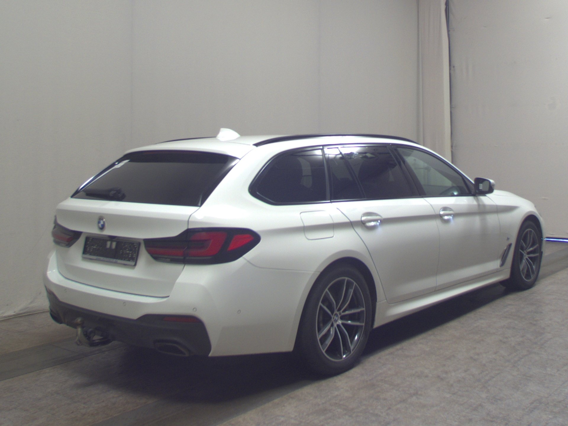 BMW 520dA Touring M-Sport Leder LC Pro Pano HiFi Ahk 4