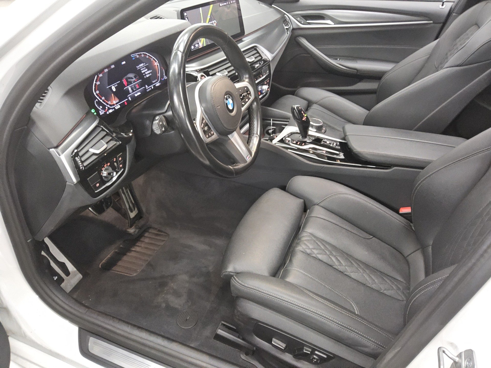 BMW 520dA Touring M-Sport Leder LC Pro Pano HiFi Ahk 8