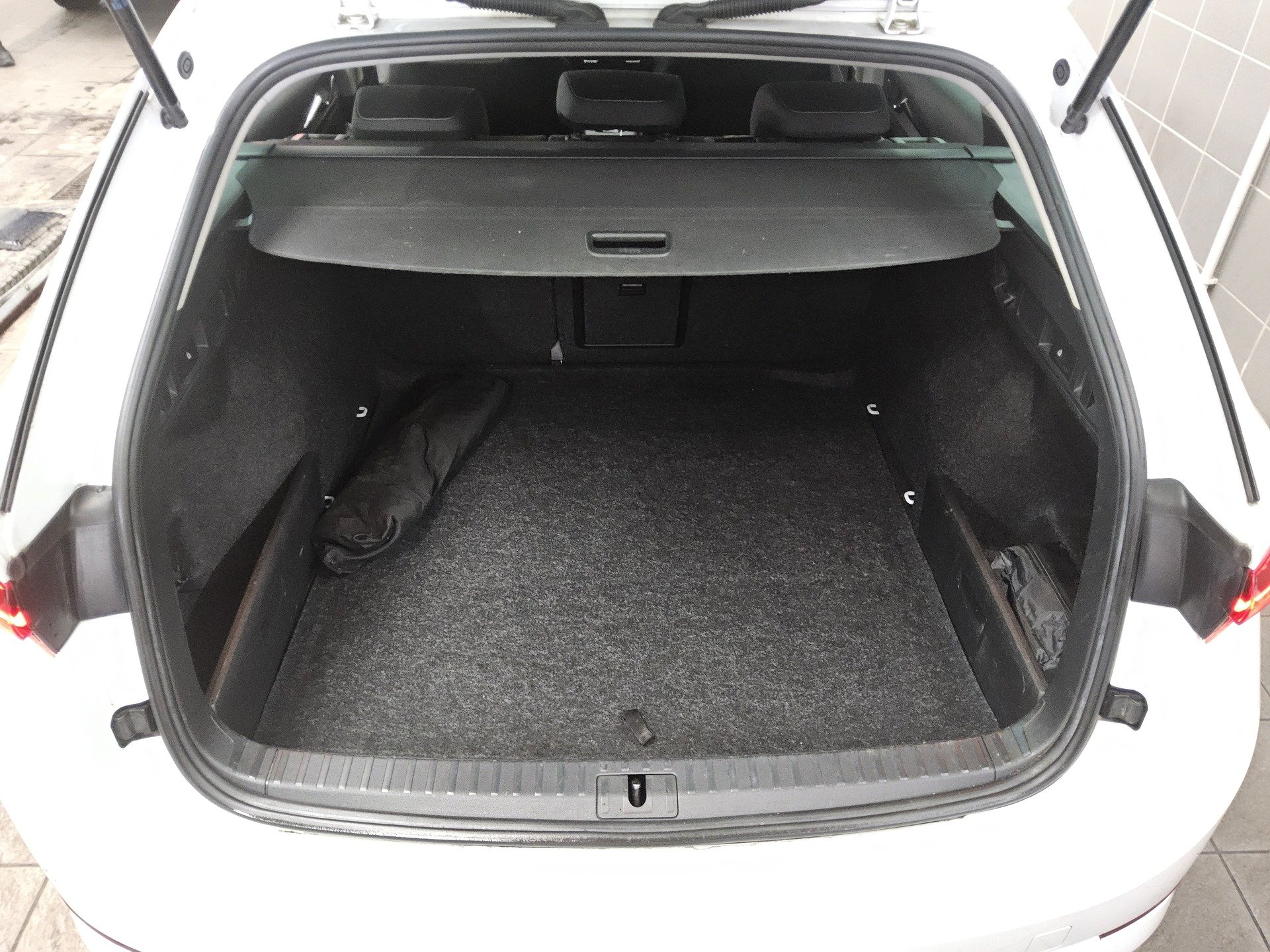 Skoda Octavia Kombi 2.0 TDI Tour Navi LED vc ACC 12
