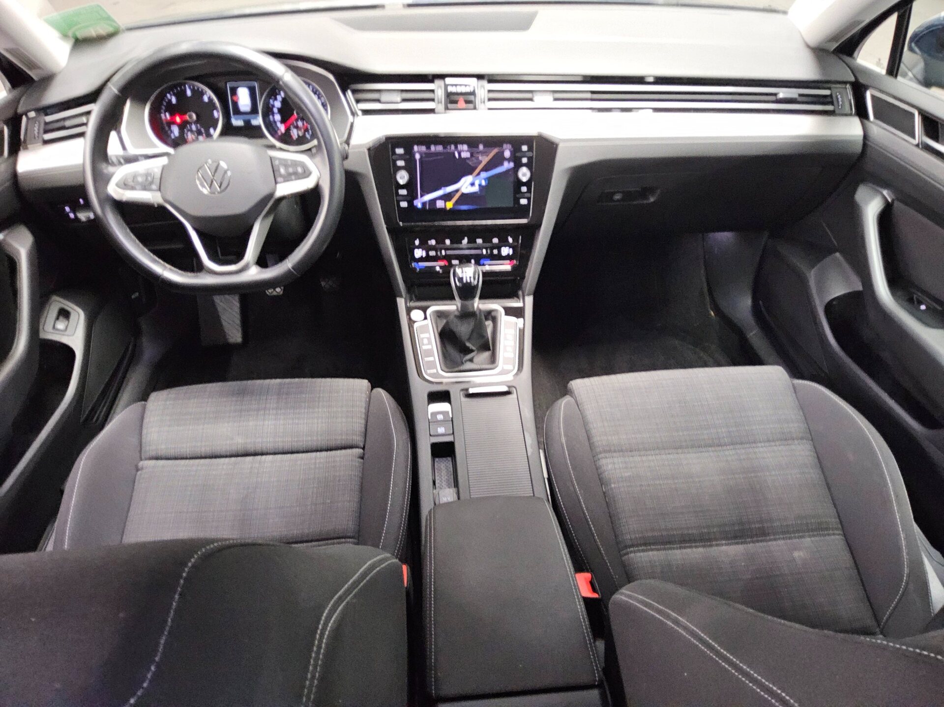 Volkswagen Passat Variant 2.0 TDI Business Navi LED Shz StHzg. RFK 5