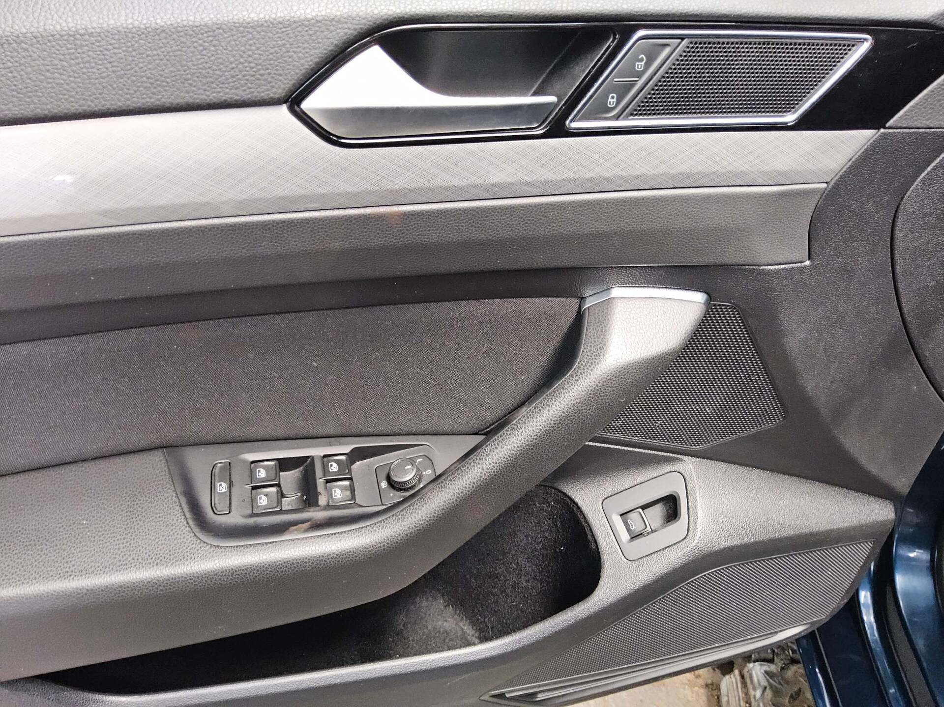 Volkswagen Passat Variant 2.0 TDI Business Navi LED Shz StHzg. RFK 9