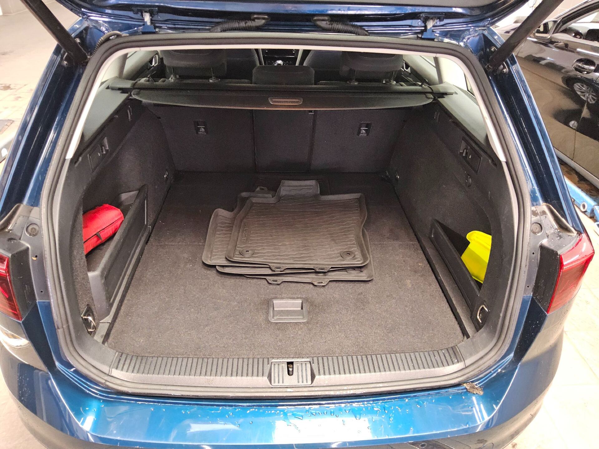 Volkswagen Passat Variant 2.0 TDI Business Navi LED Shz StHzg. RFK 11