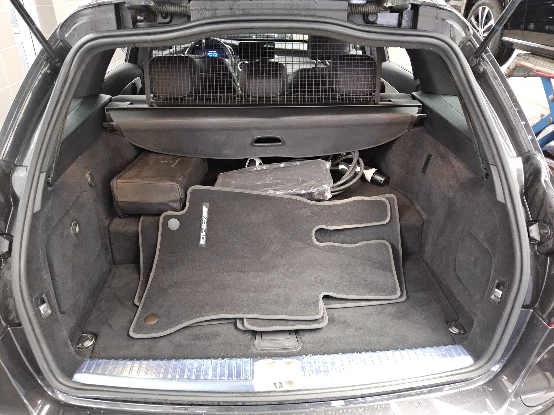 Mercedes-Benz C 300 T de Avantgarde AMG Navi MB-LED Widescreen 12