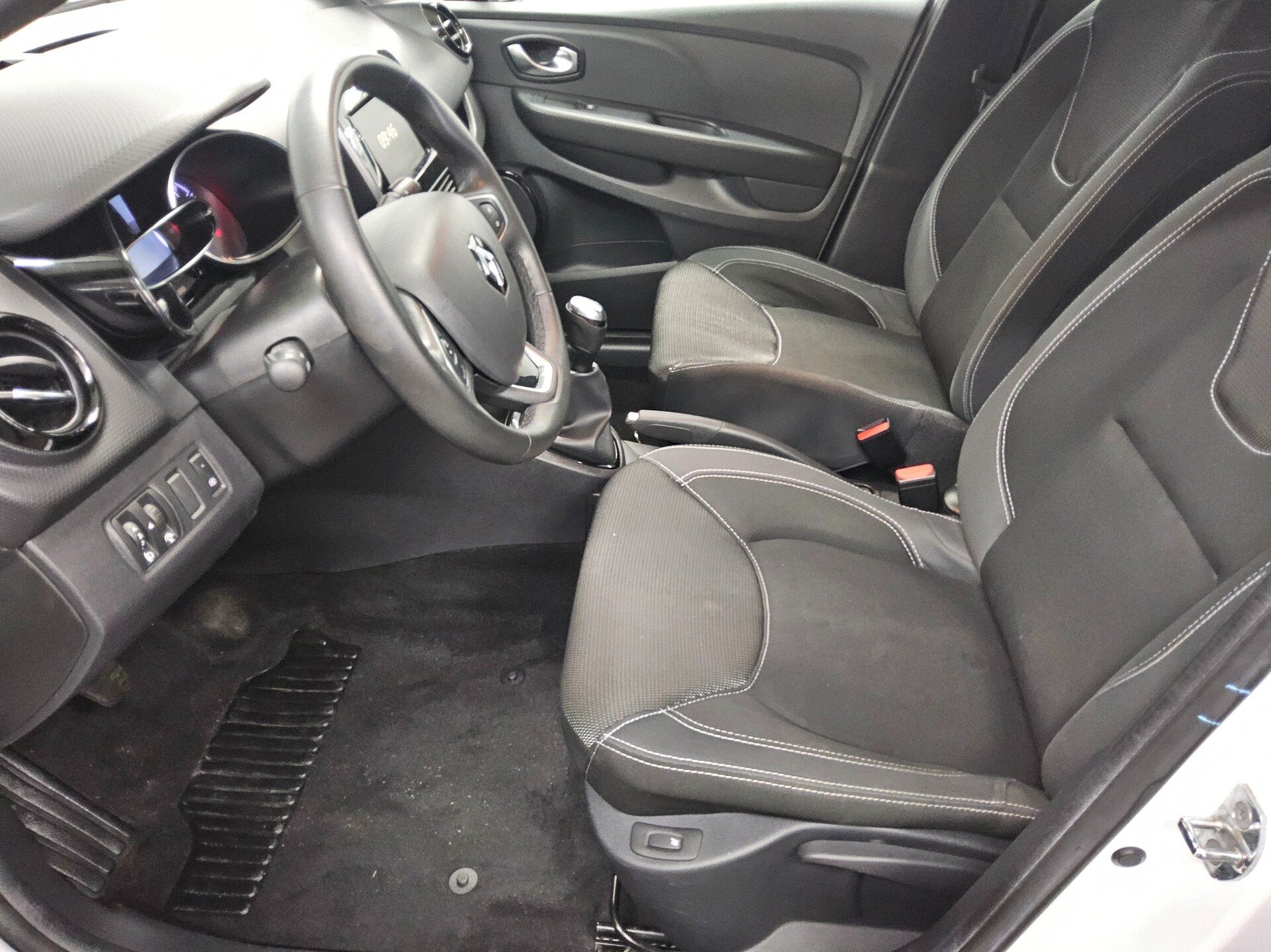 Renault Clio 0.9 TCe Navi Shz PDC BT Klima 8