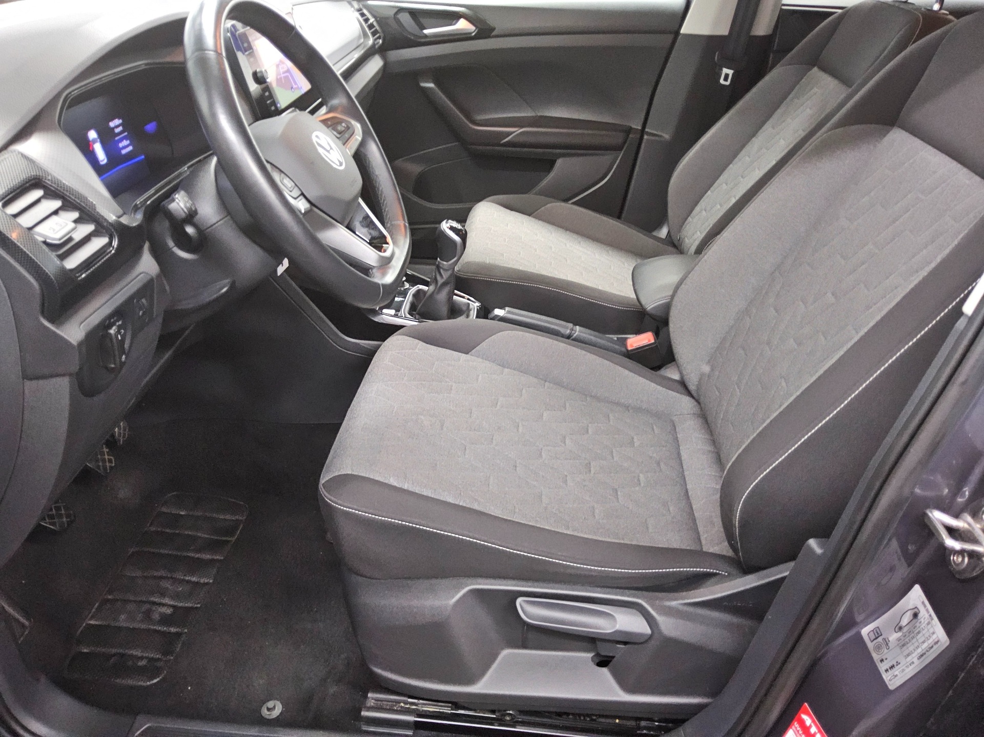 Volkswagen T-Cross 1.0 TSI Life Navi LED DC ACC SHZ 9