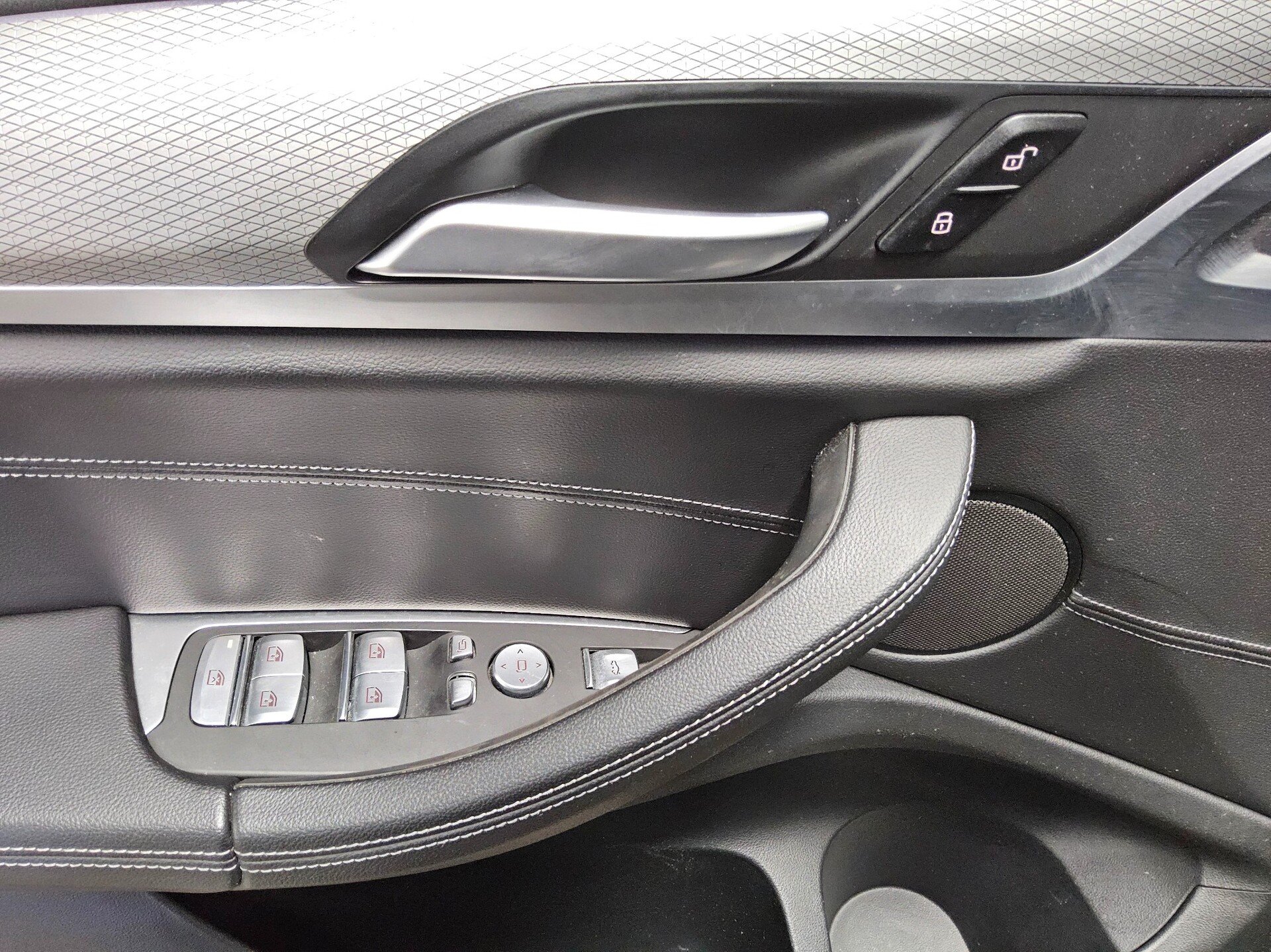 BMW X3 xDrive30d M-Sport Navi LED+ HuD HiFi Pano 9