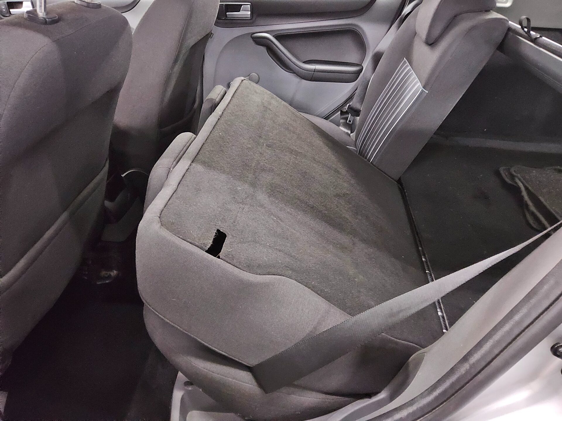 Ford Focus Turnier 1.6 TDCi Style Klima AHK Navi BT 12