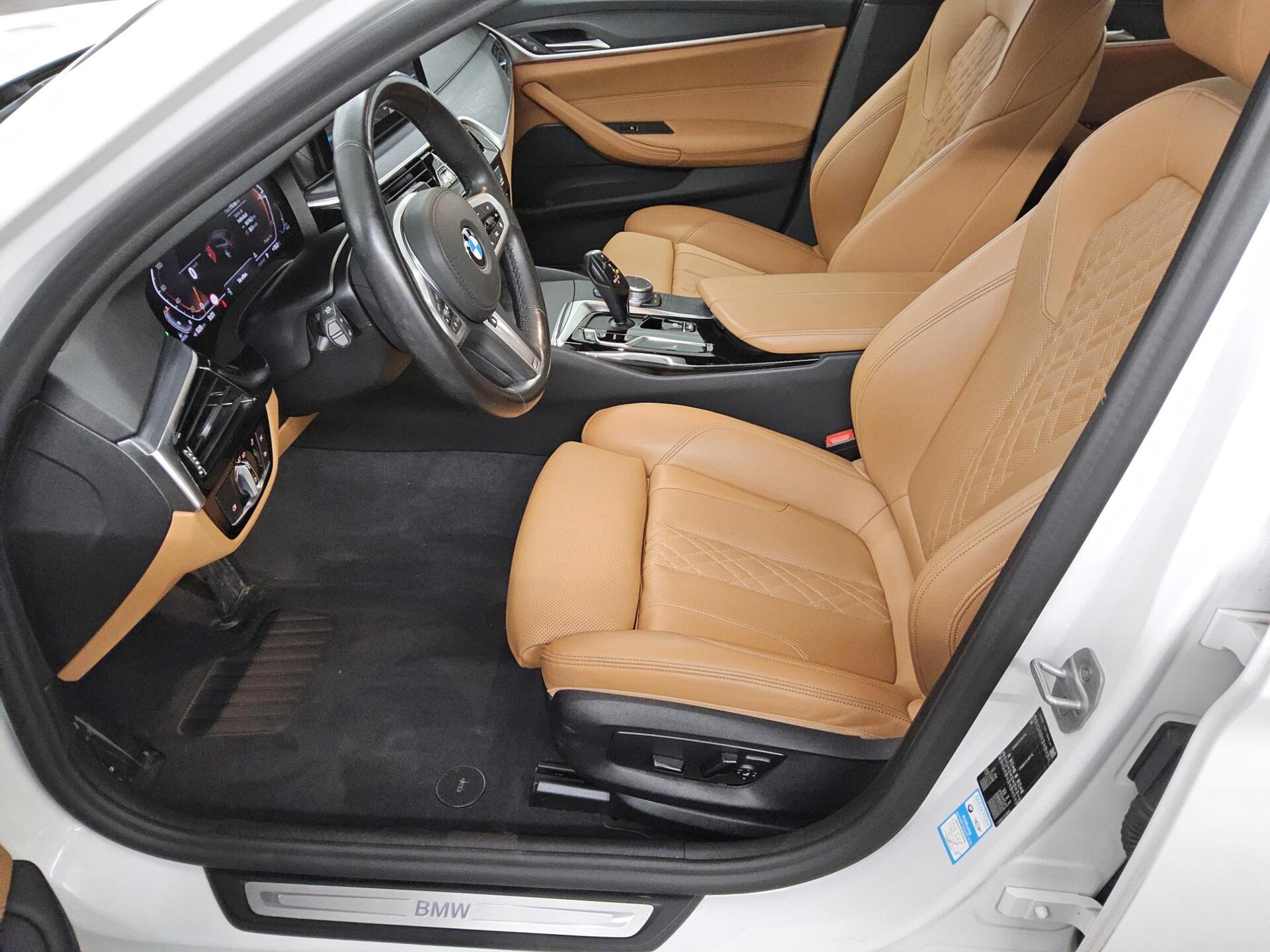 BMW 520dA Touring Navi LED LC-Pro Leder RfK Shz 9