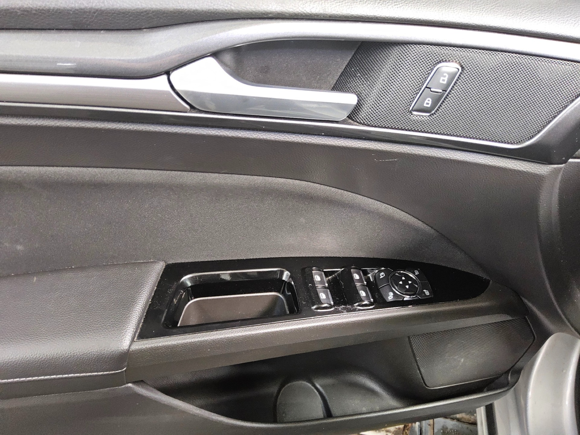 Ford Mondeo Turnier 2.0 EB Titanium Navi ACC RfK PDC 9