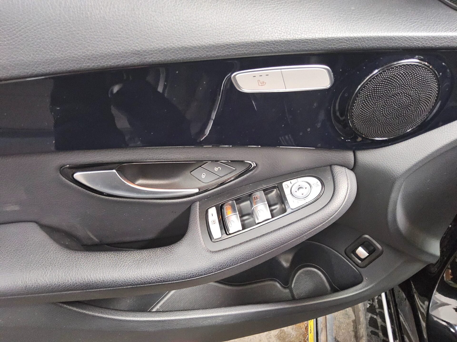 Mercedes-Benz C 180 T CGI Navi LED 9
