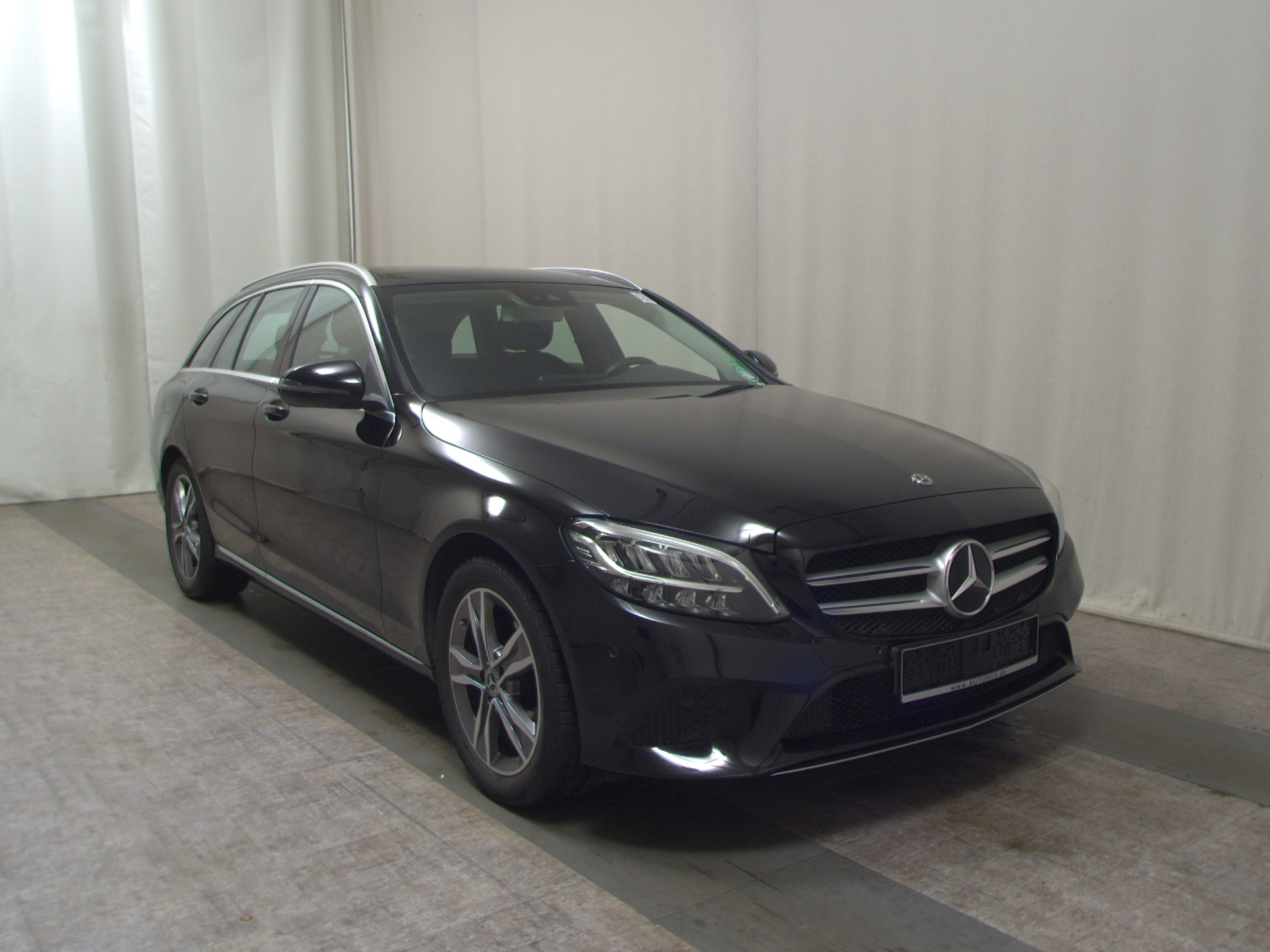 Mercedes-Benz C 180 T CGI Navi LED 3