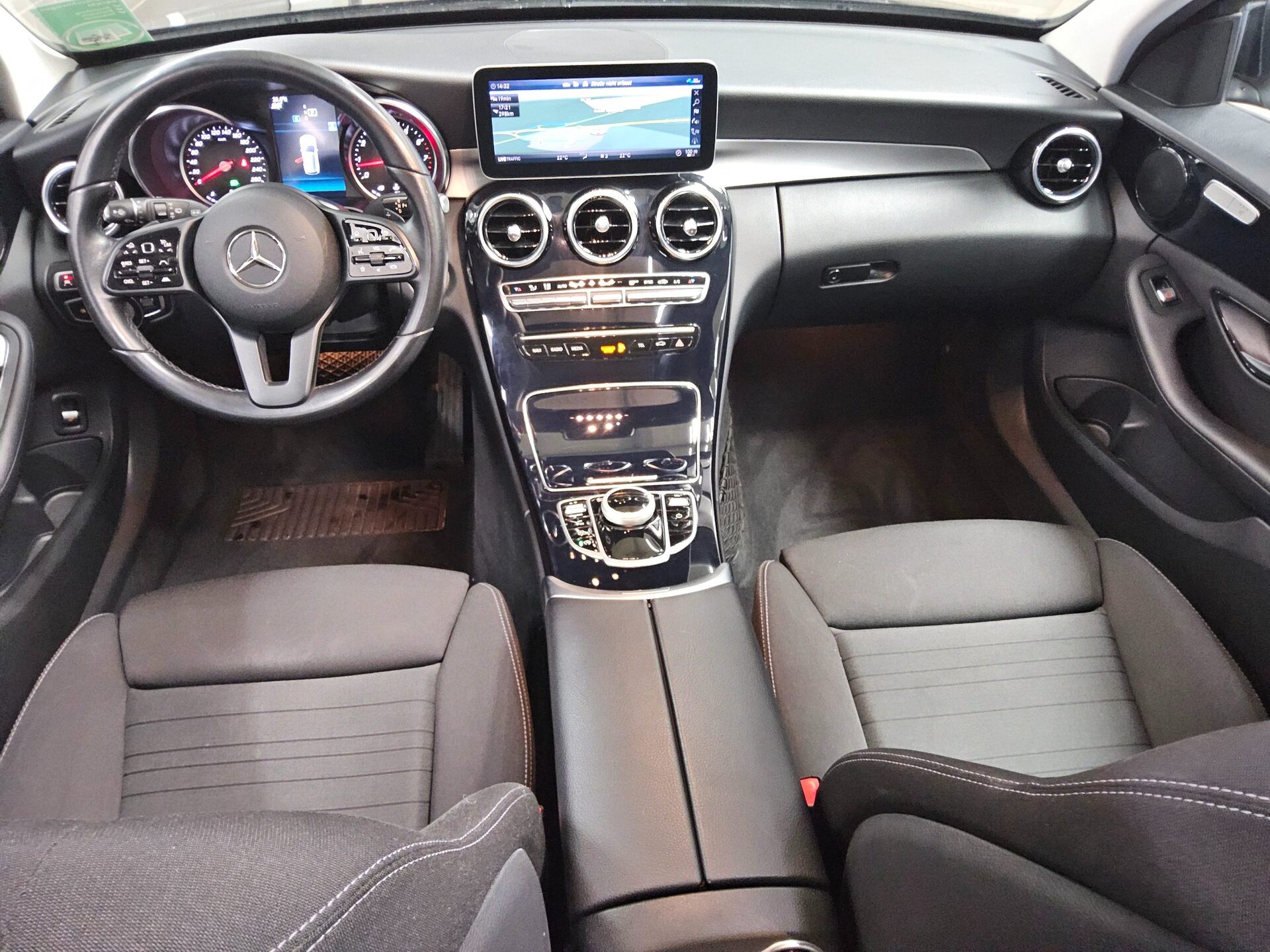 Mercedes-Benz C 180 T CGI Navi LED 5