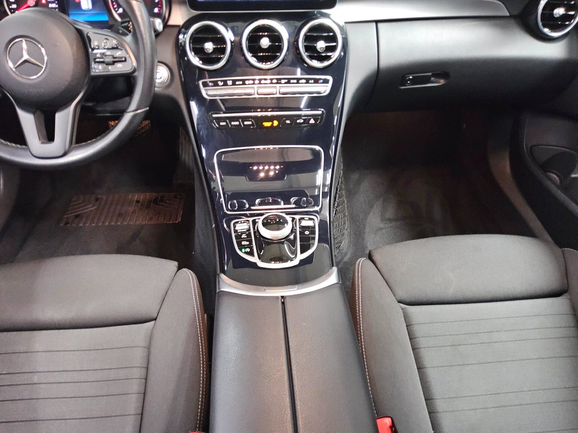 Mercedes-Benz C 180 T CGI Navi LED 6