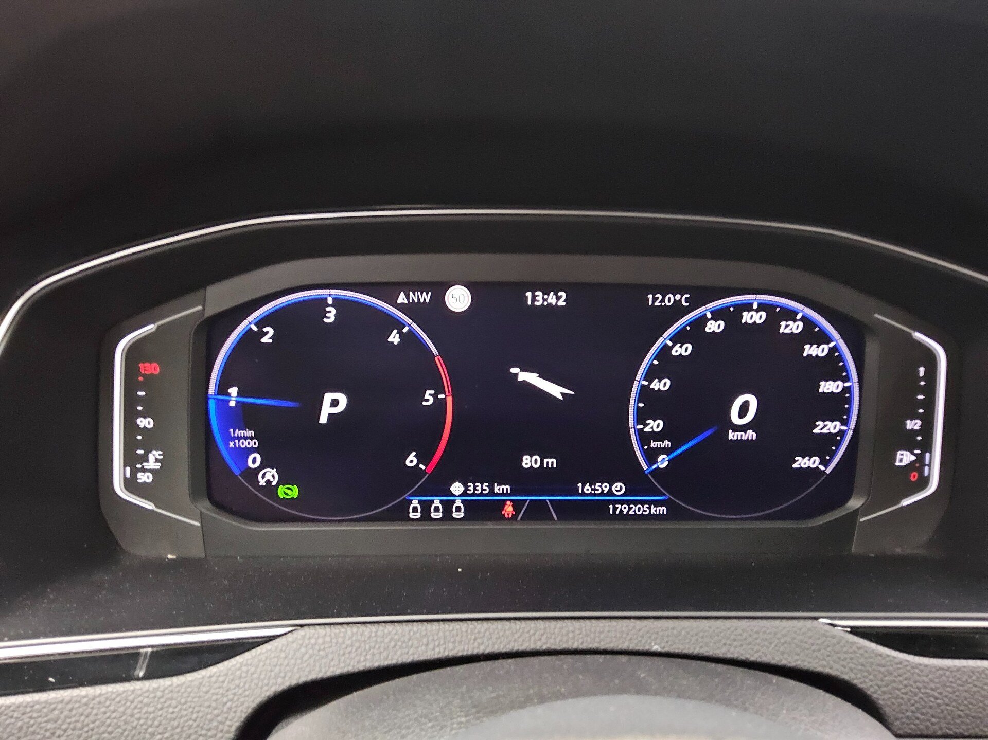 Volkswagen Passat Var. 2.0 TDI R-Line Navi LED AID RFK 8