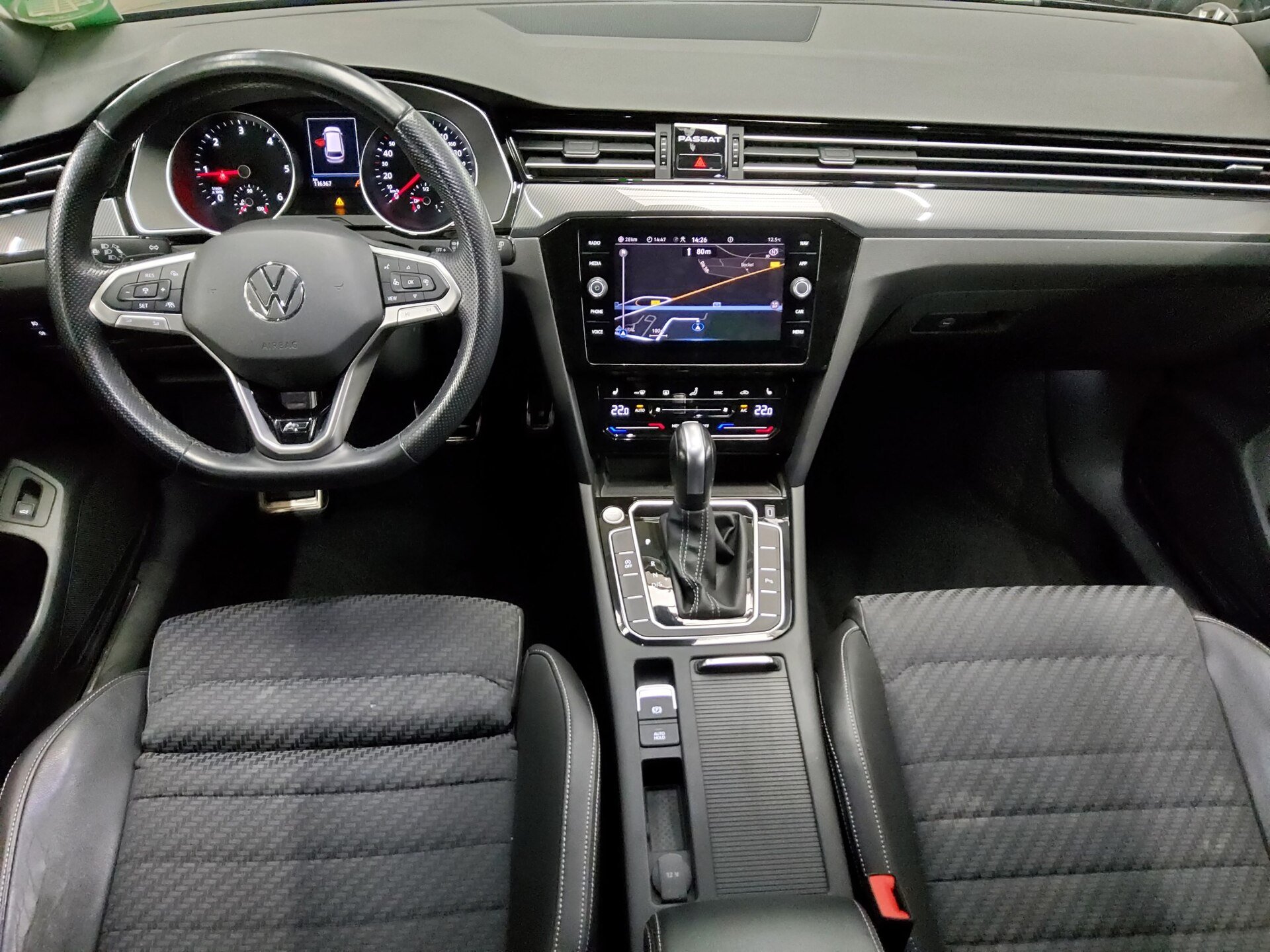Volkswagen Passat Var. 2.0 TDI R-Line T-Leder Navi LED AHK 5