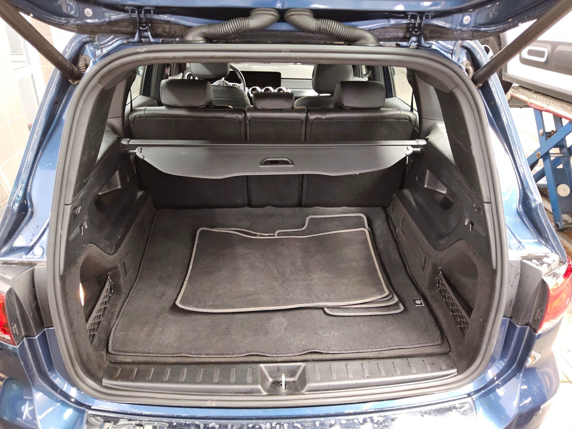 Mercedes-Benz GLB 220 d 4M Style Leder Navi LED MBUX+ AR AHK 12