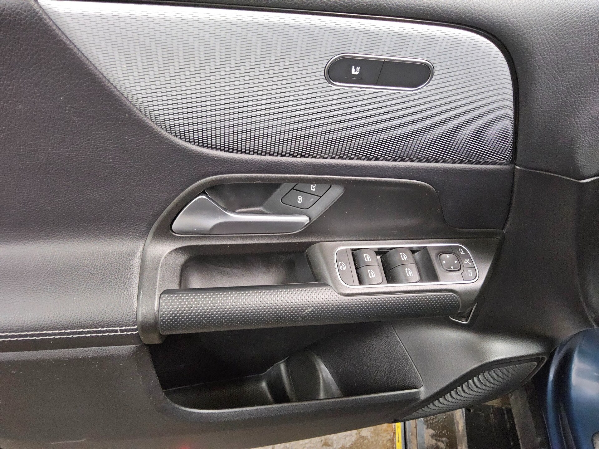 Mercedes-Benz GLB 220 d 4M Style Leder Navi LED MBUX+ AR AHK 10