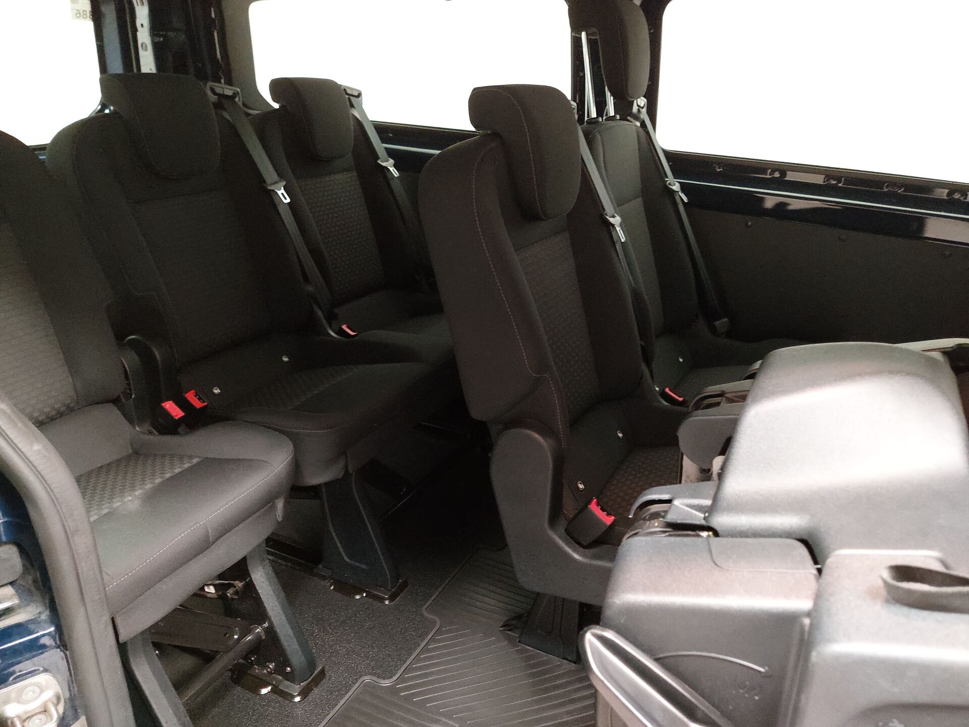 Ford Transit Custom 2.0 TDCi Trend L2 8-Sitze Nav PDC 17