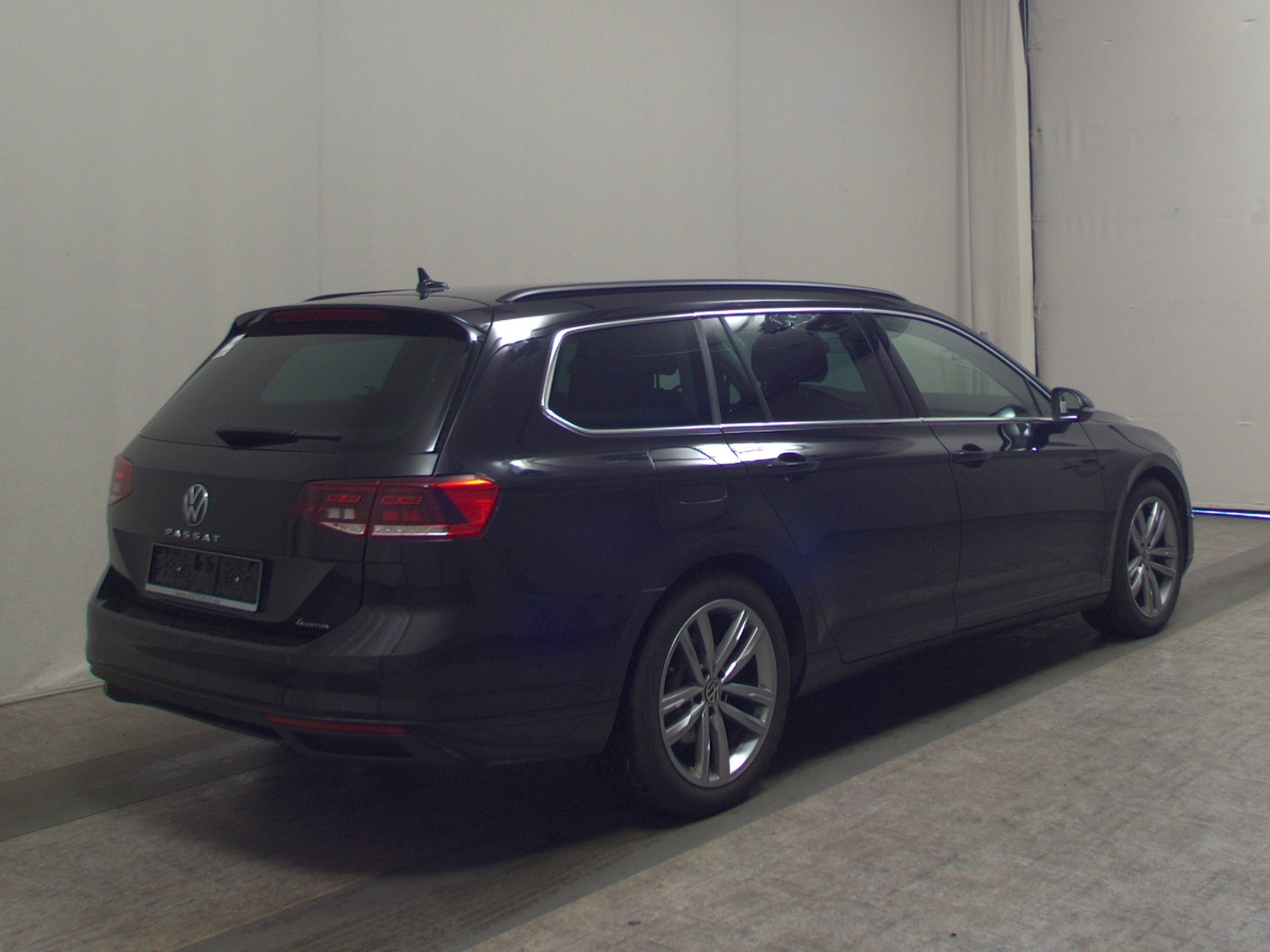 Volkswagen Passat Var. 2.0 TDI 4M Business Navi LED Pano 4