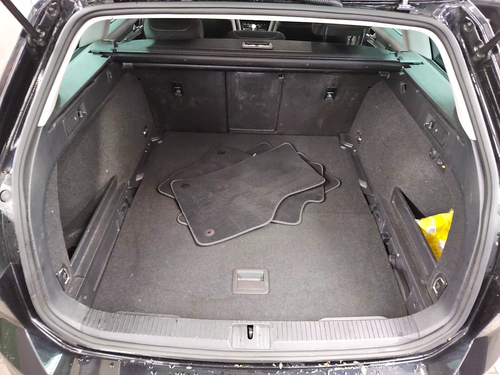 Volkswagen Passat Var. 2.0 TDI 4M Business Navi LED Pano 13