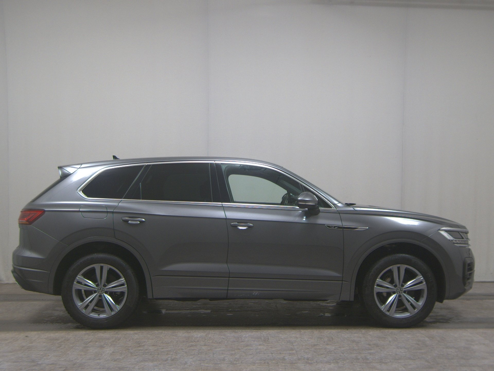 Volkswagen Touareg 3.0 TDI 4M R-Line Leder Navi LED AID Shz